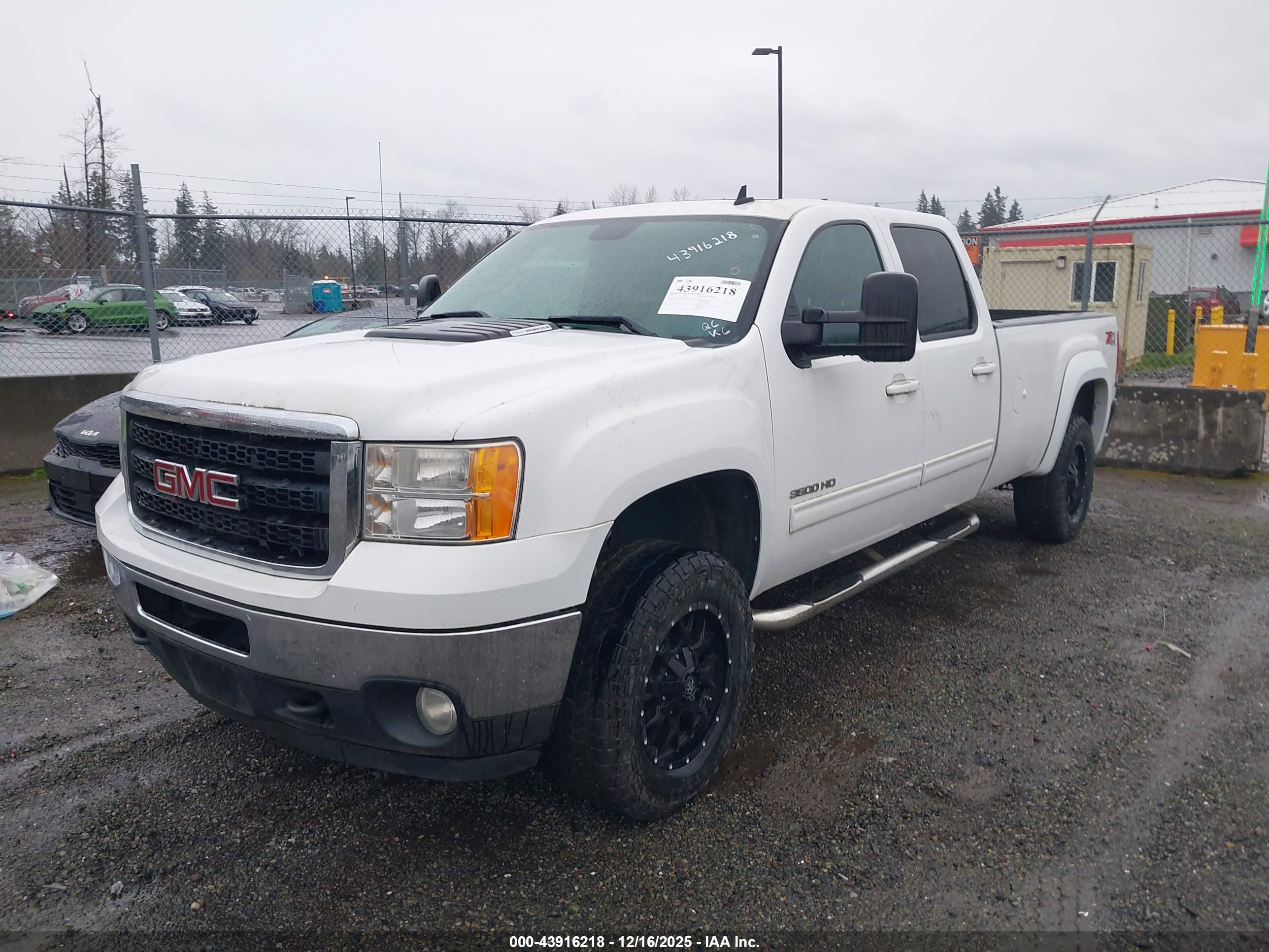 GMC SIERRA image 2