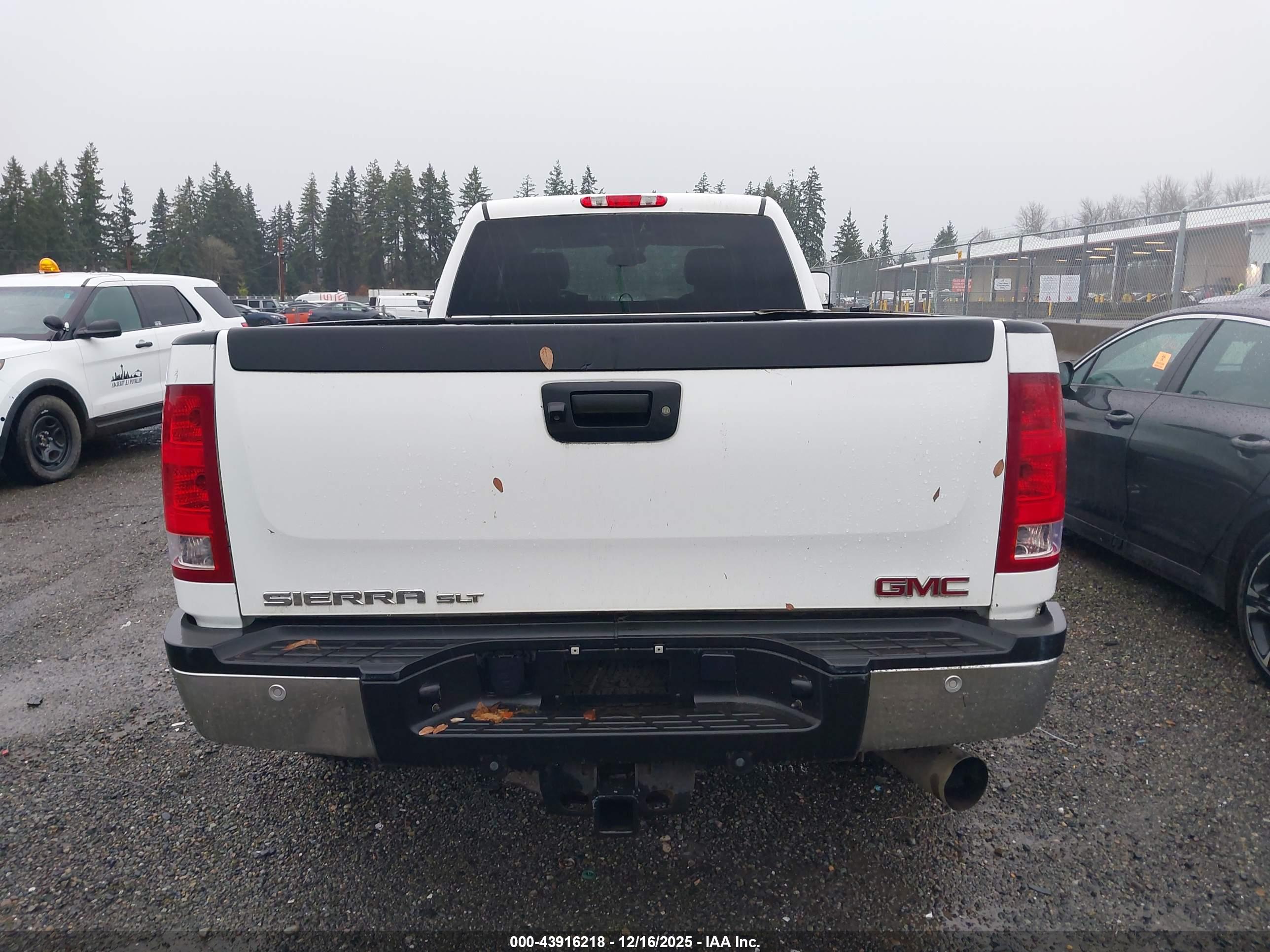 GMC SIERRA image 8