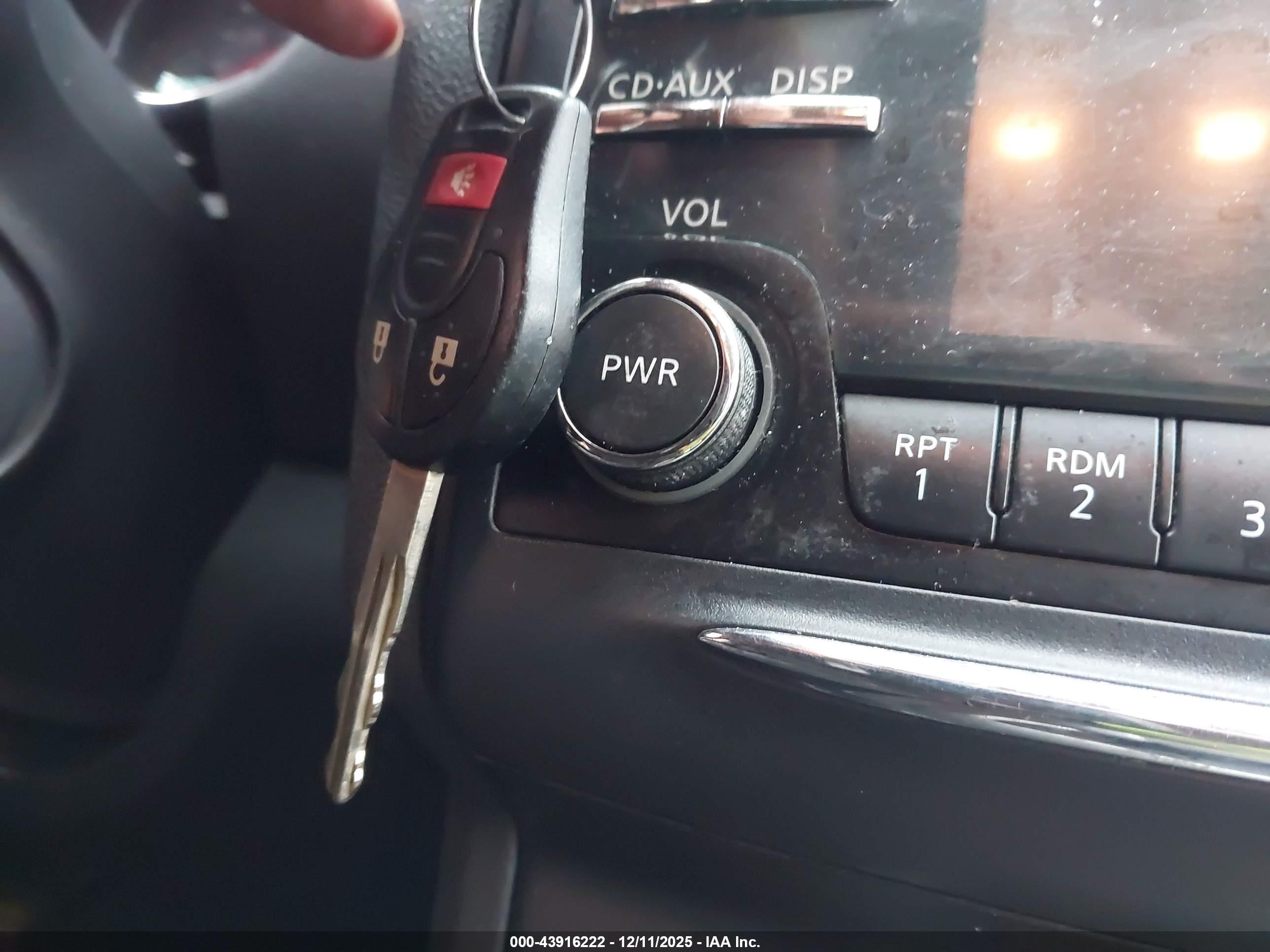 NISSAN ROGUE image 11