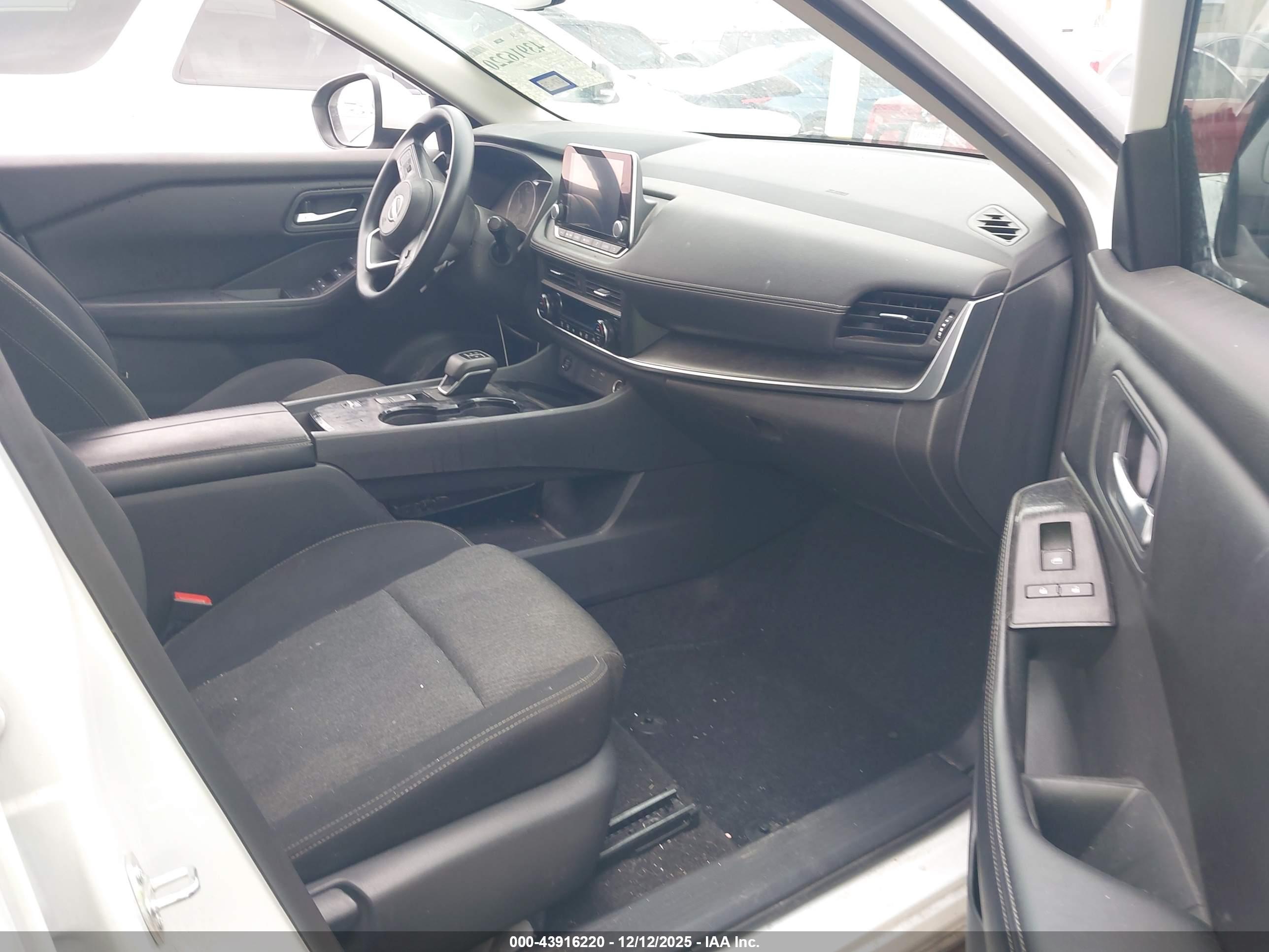 NISSAN ROGUE image 5