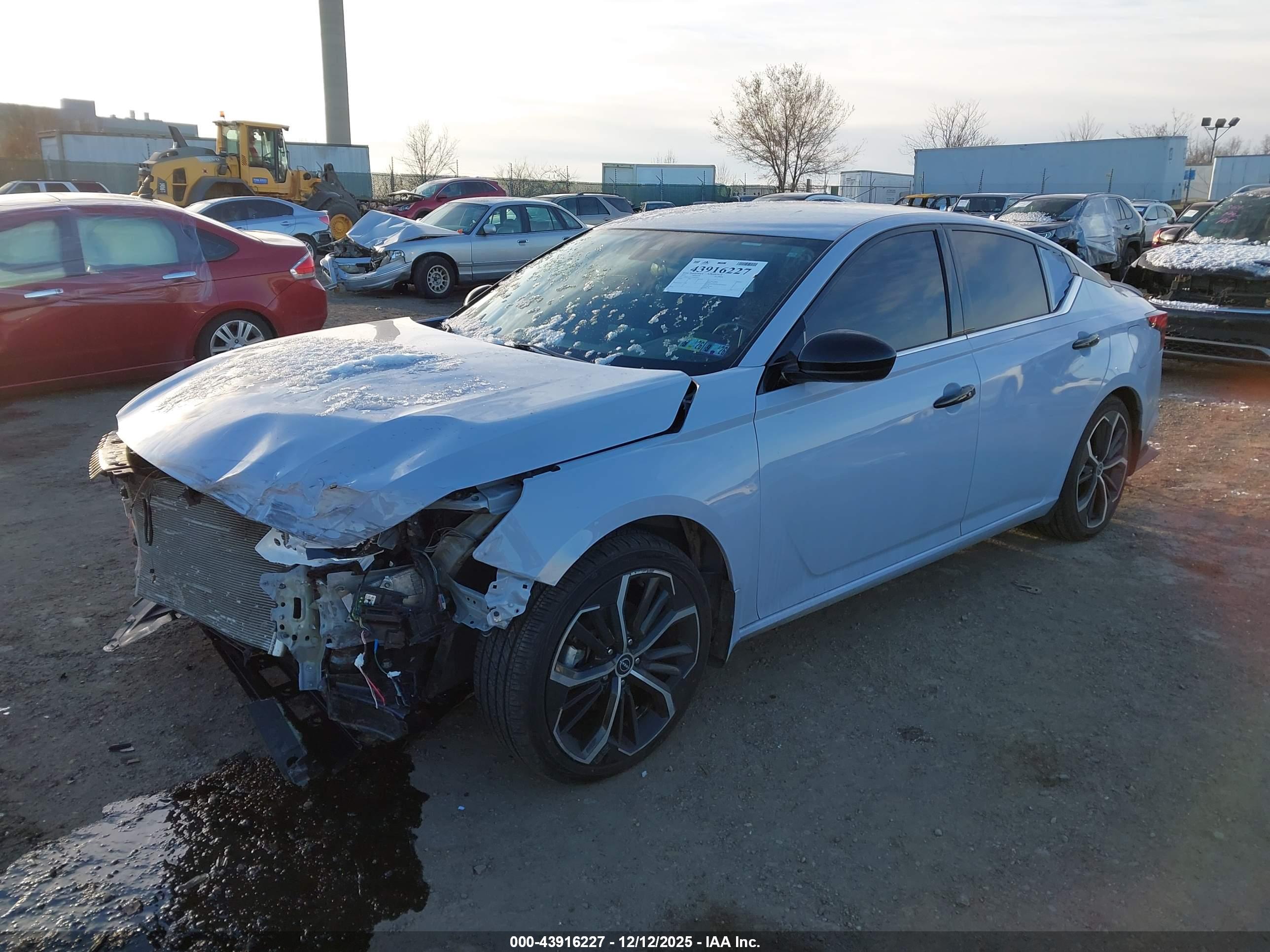 NISSAN ALTIMA image 2