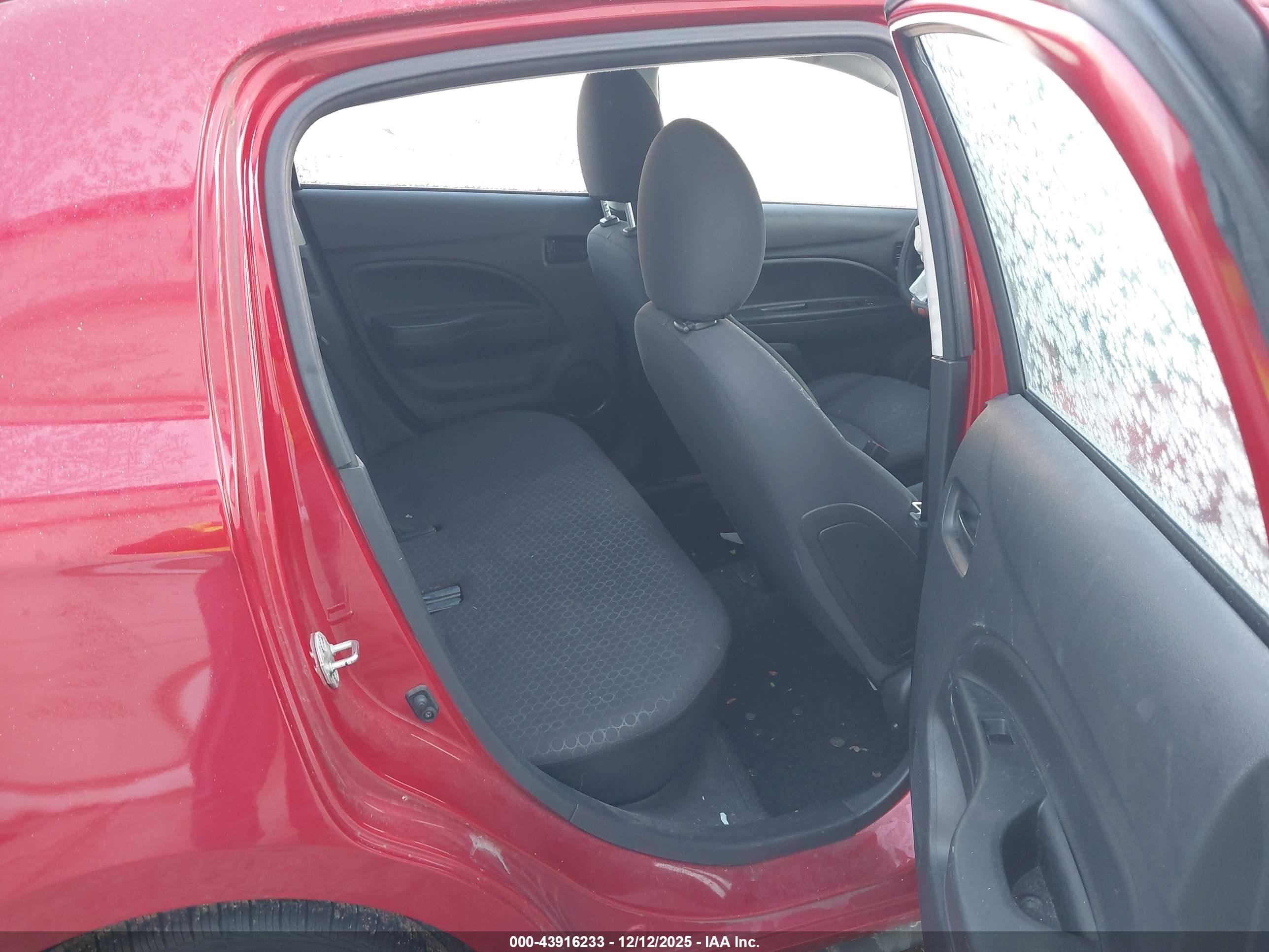 MITSUBISHI MIRAGE image 8