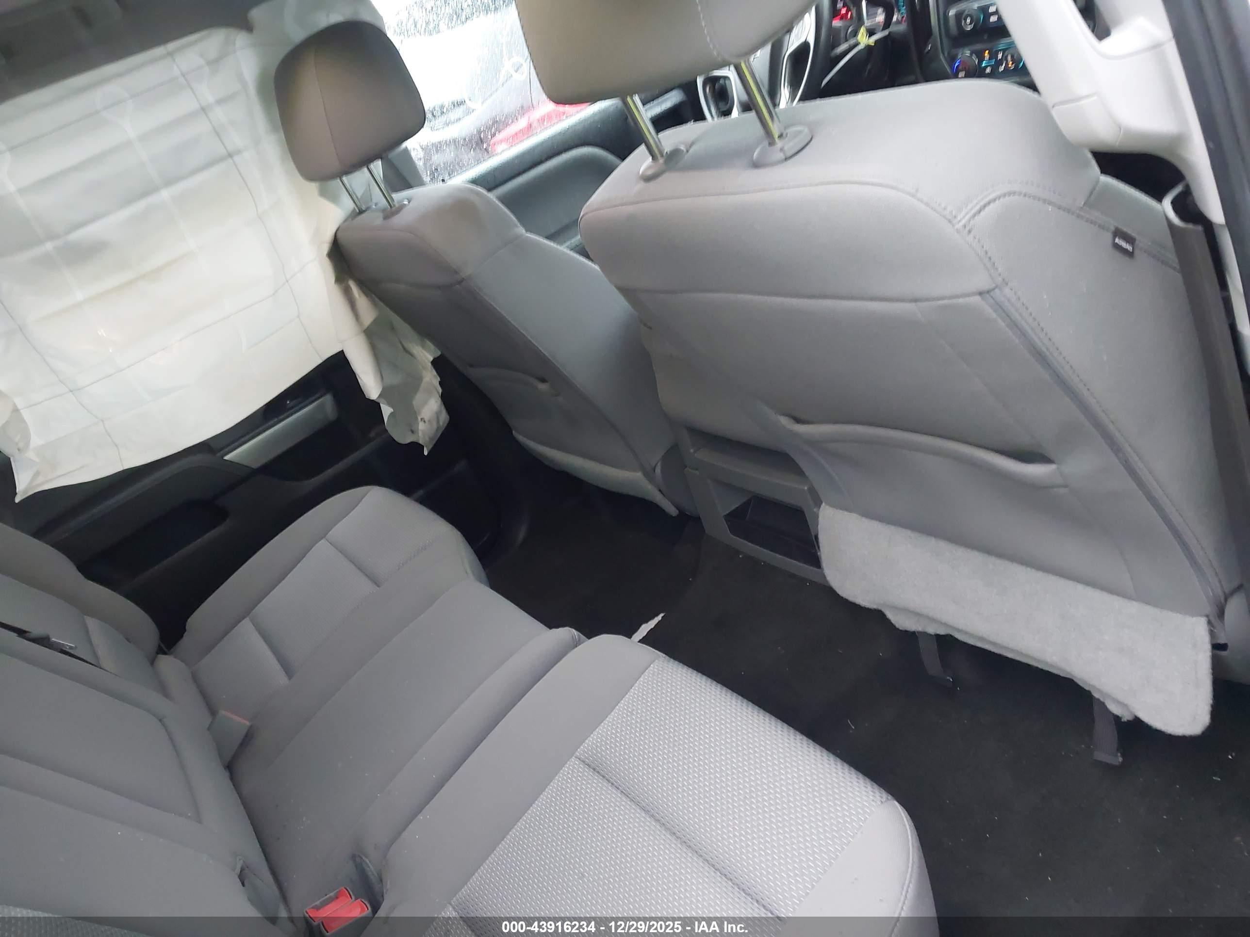 CHEVROLET SILVERADO image 8