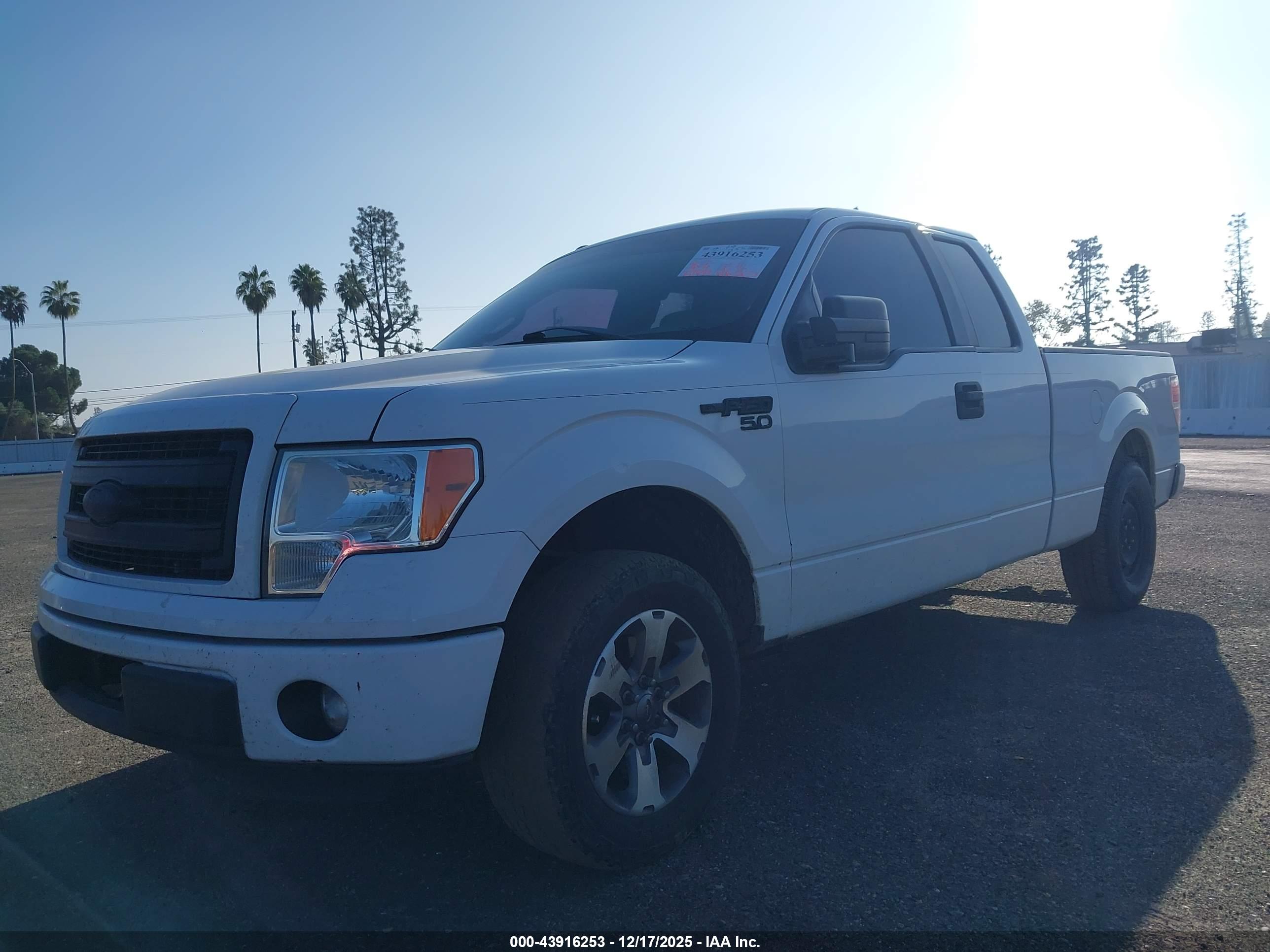 FORD F-150 image 2