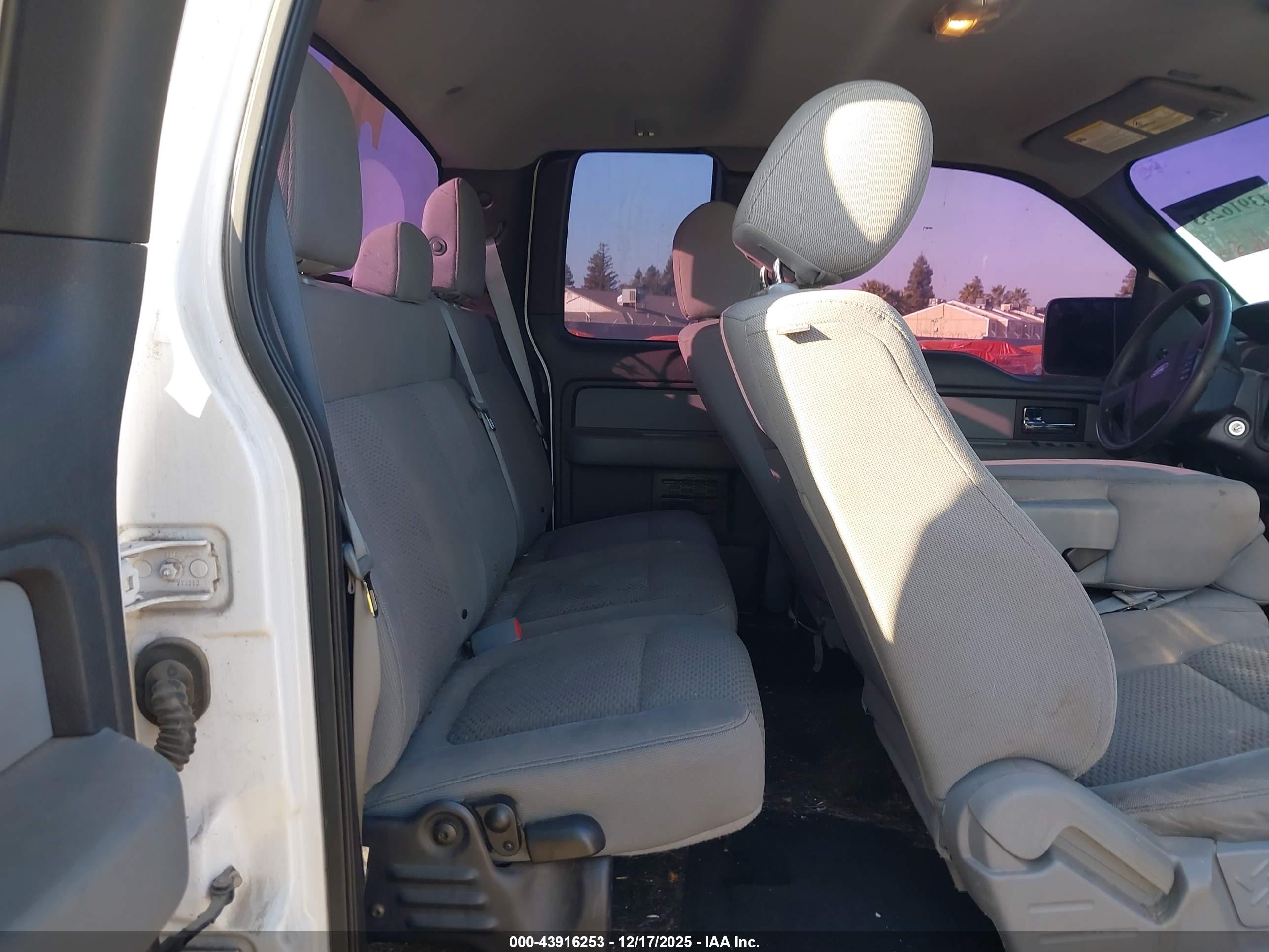 FORD F-150 image 8
