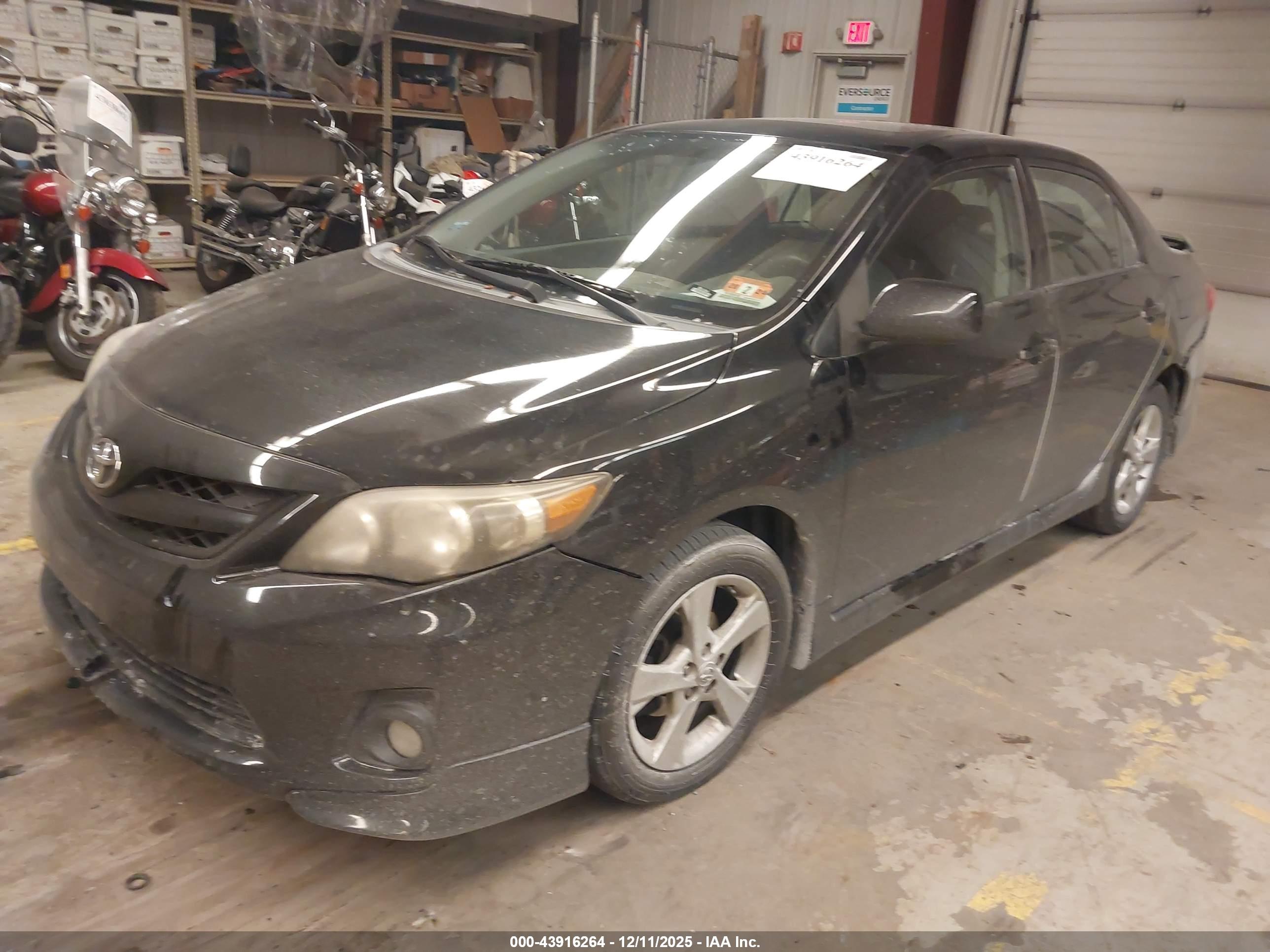 TOYOTA COROLLA image 2