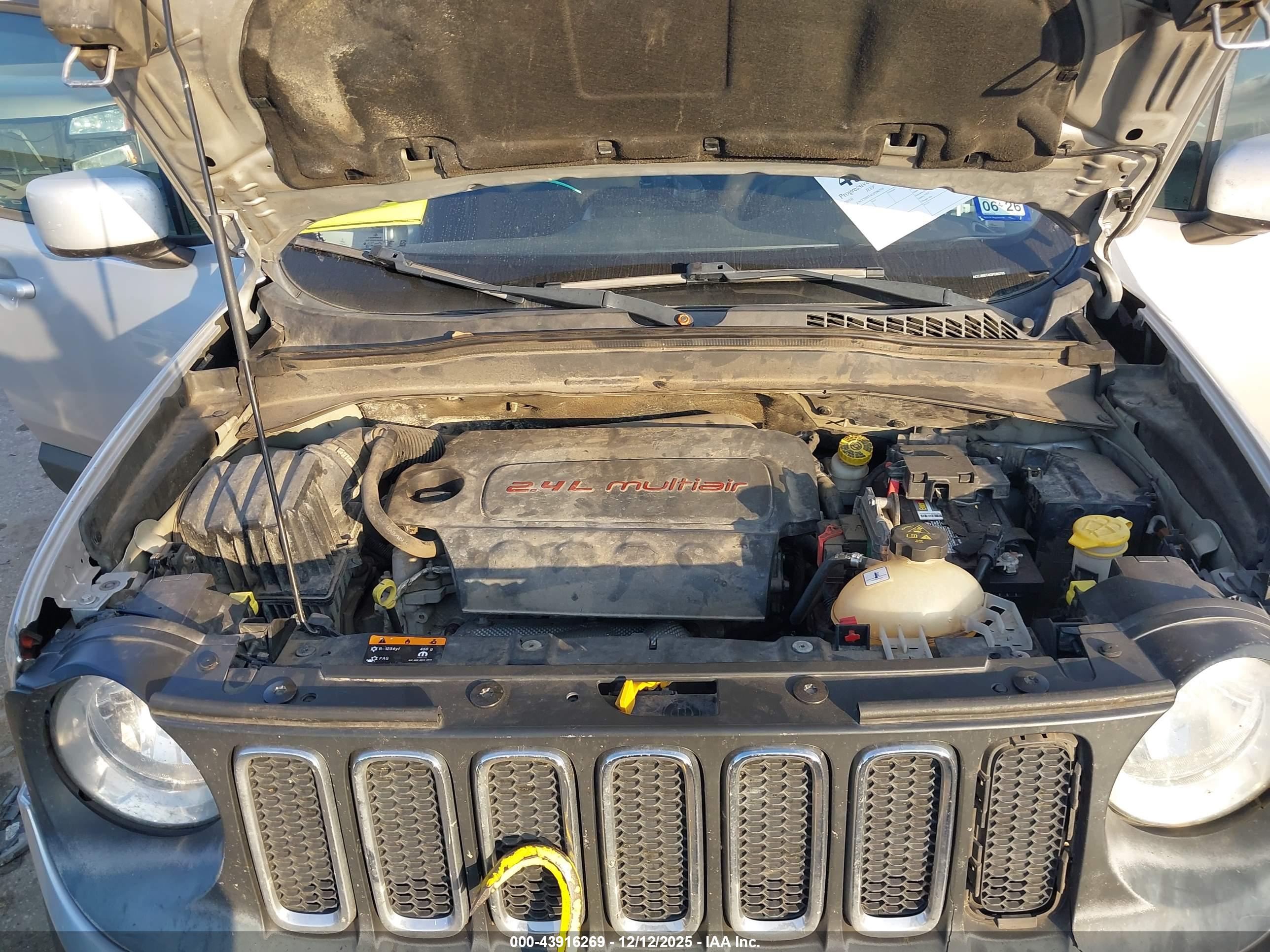 JEEP RENEGADE image 10