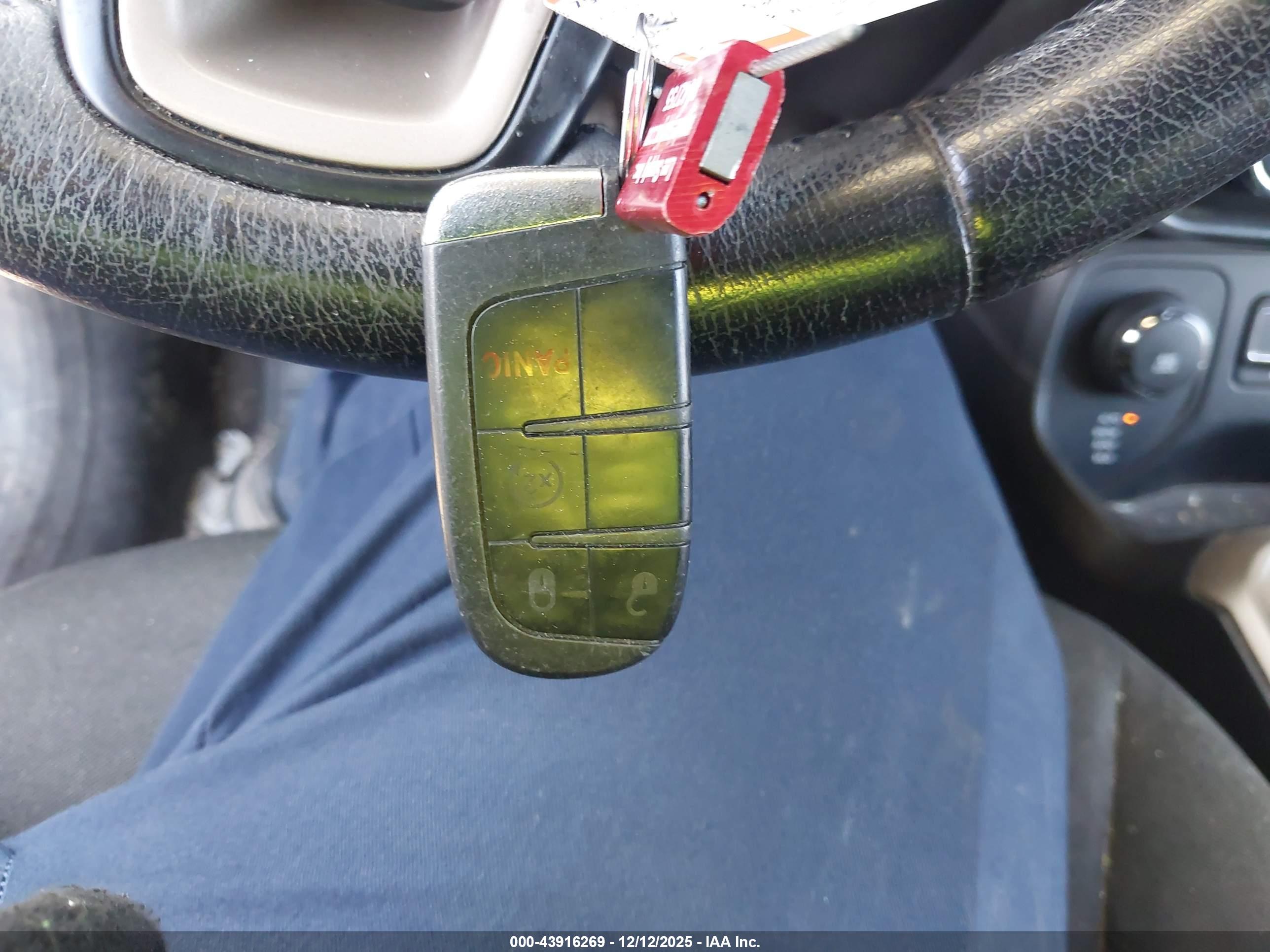 JEEP RENEGADE image 11