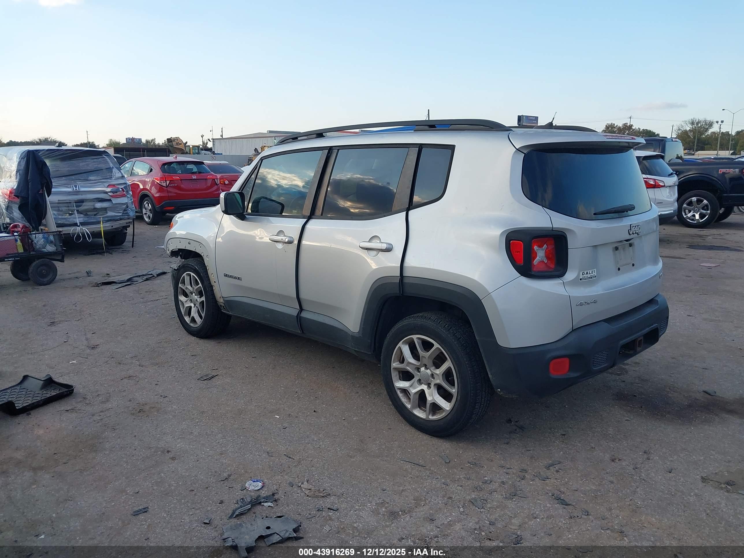 JEEP RENEGADE image 3