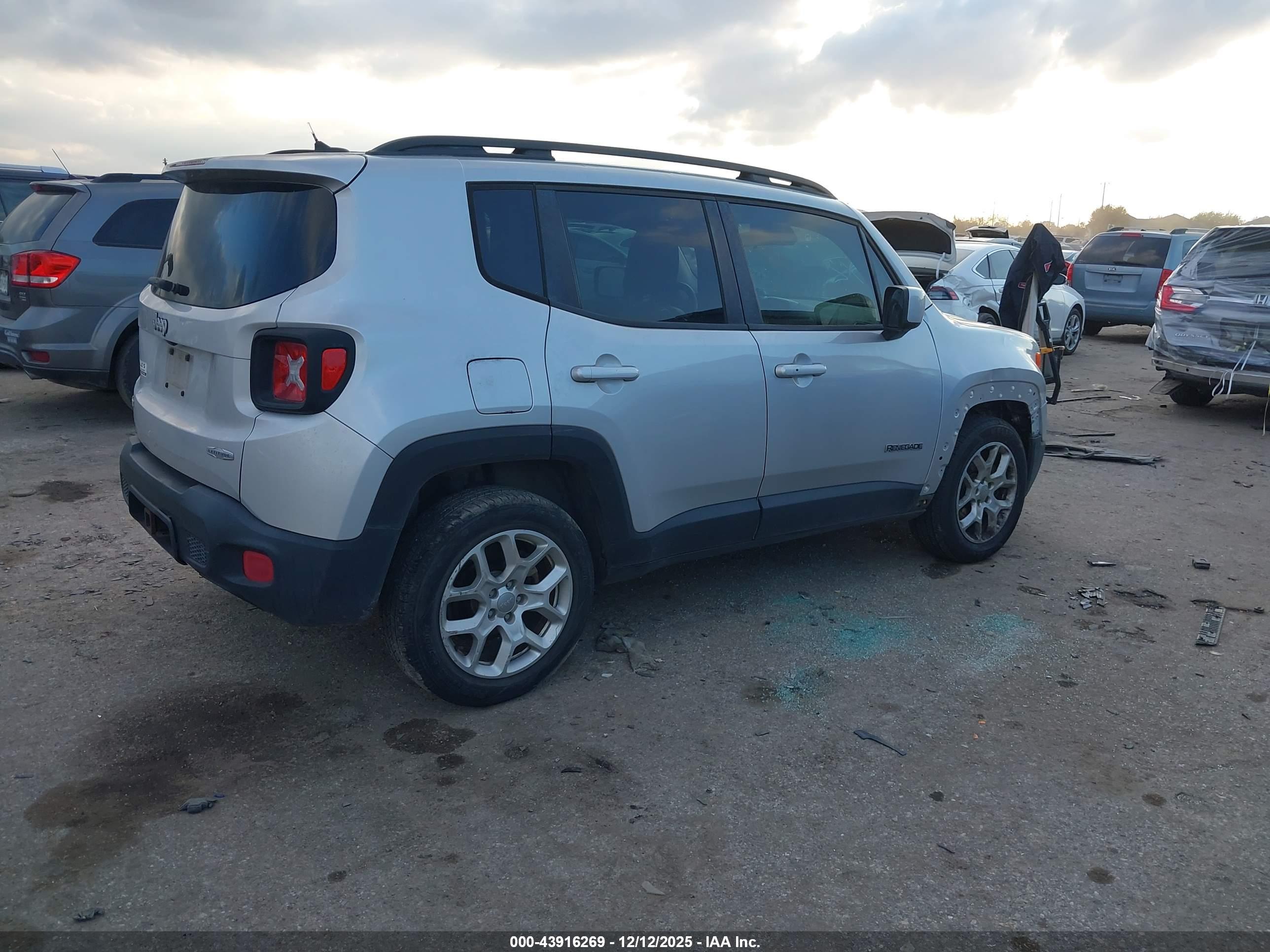 JEEP RENEGADE image 4