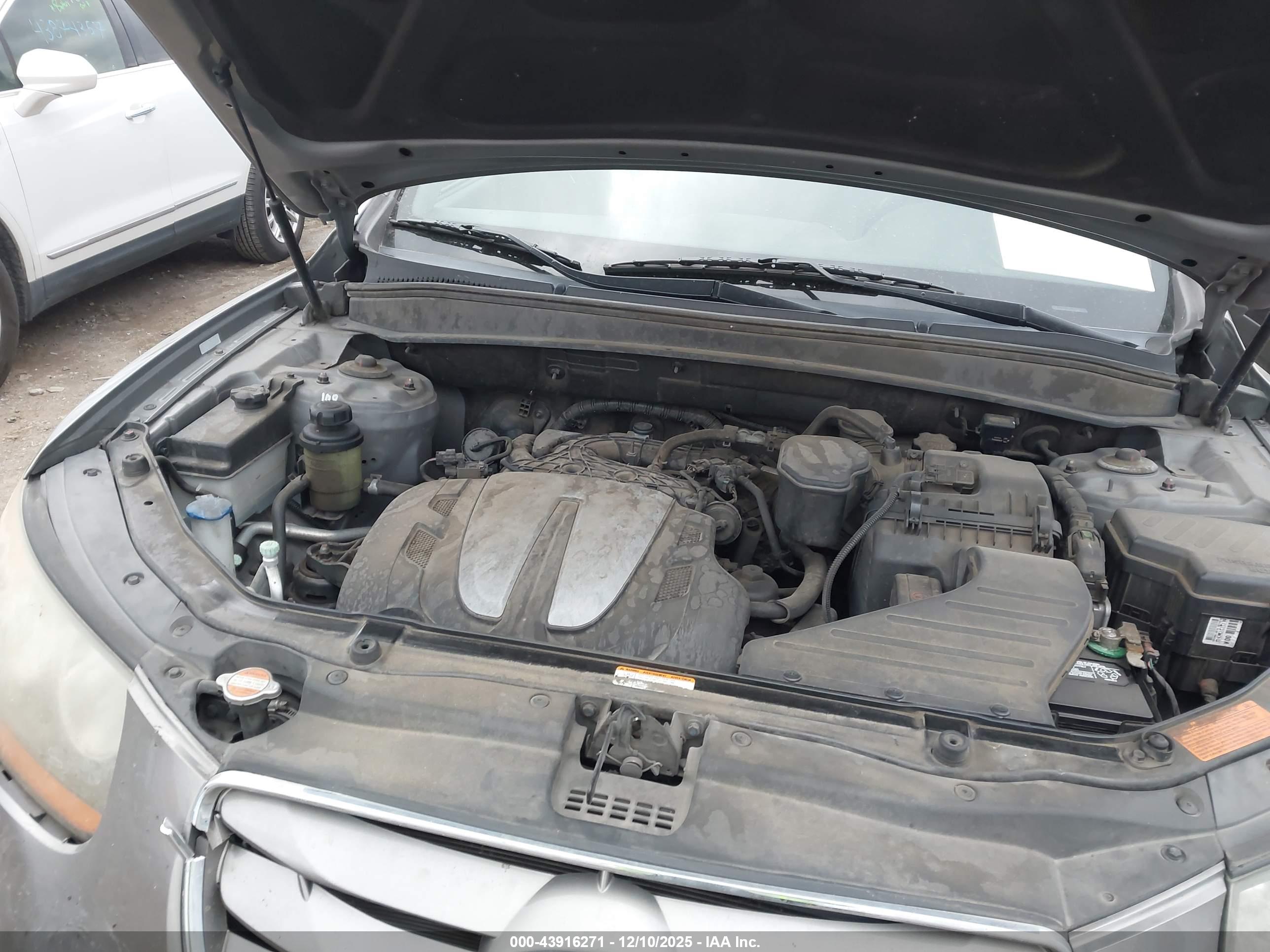 HYUNDAI SANTA image 10