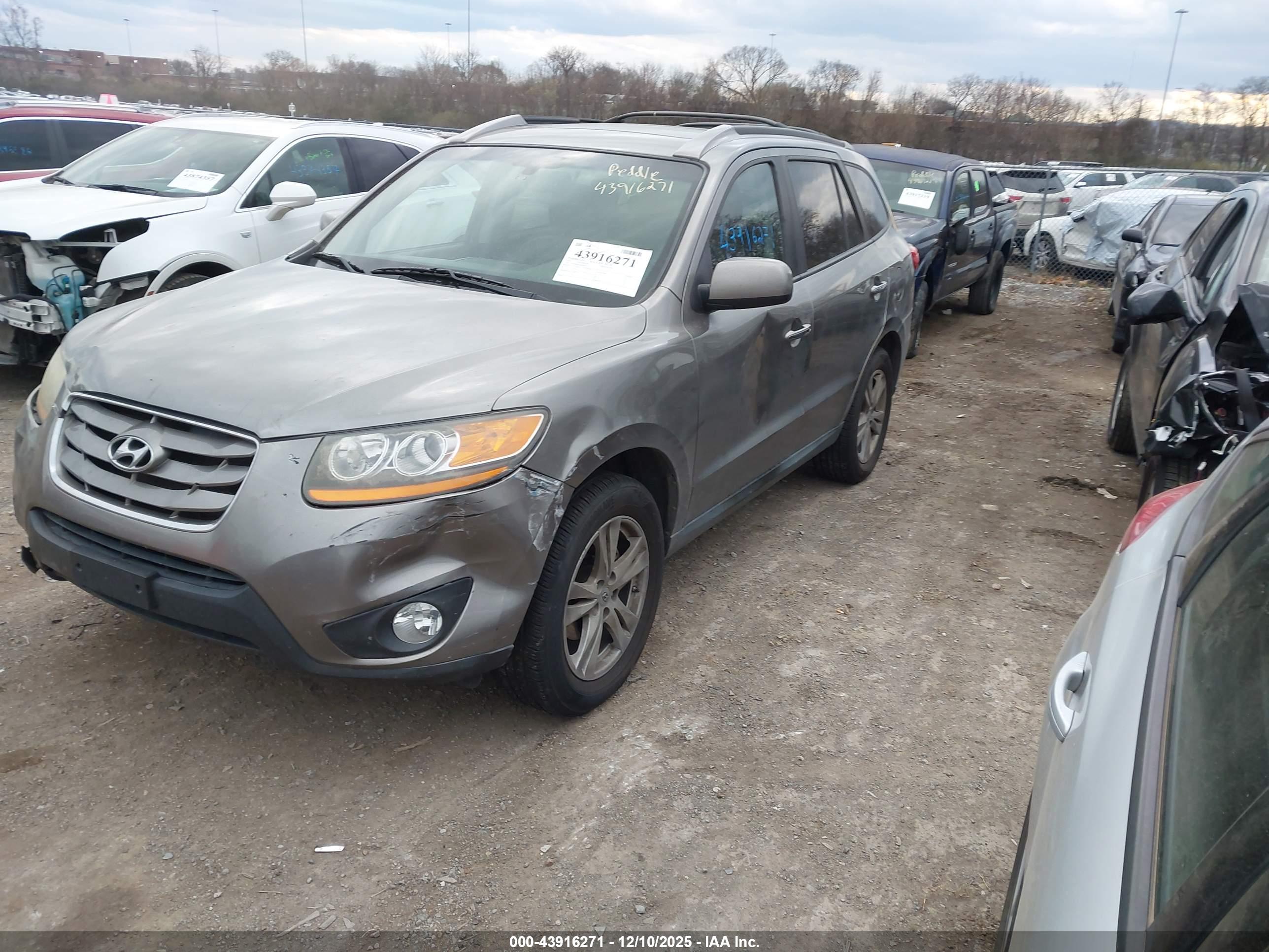 HYUNDAI SANTA image 2