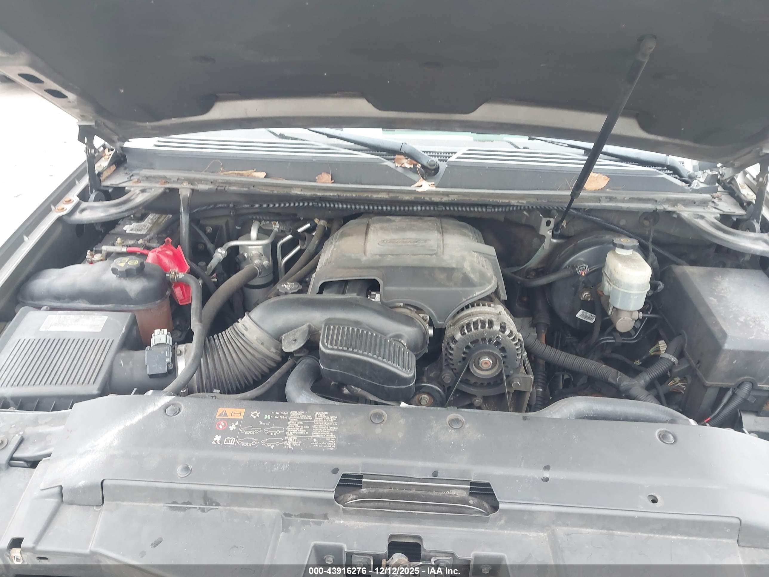 CHEVROLET TAHOE image 10