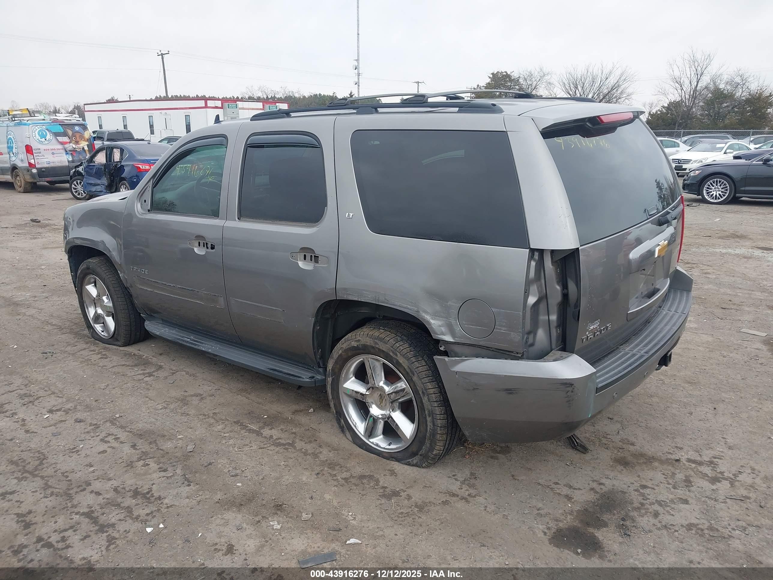 CHEVROLET TAHOE image 3