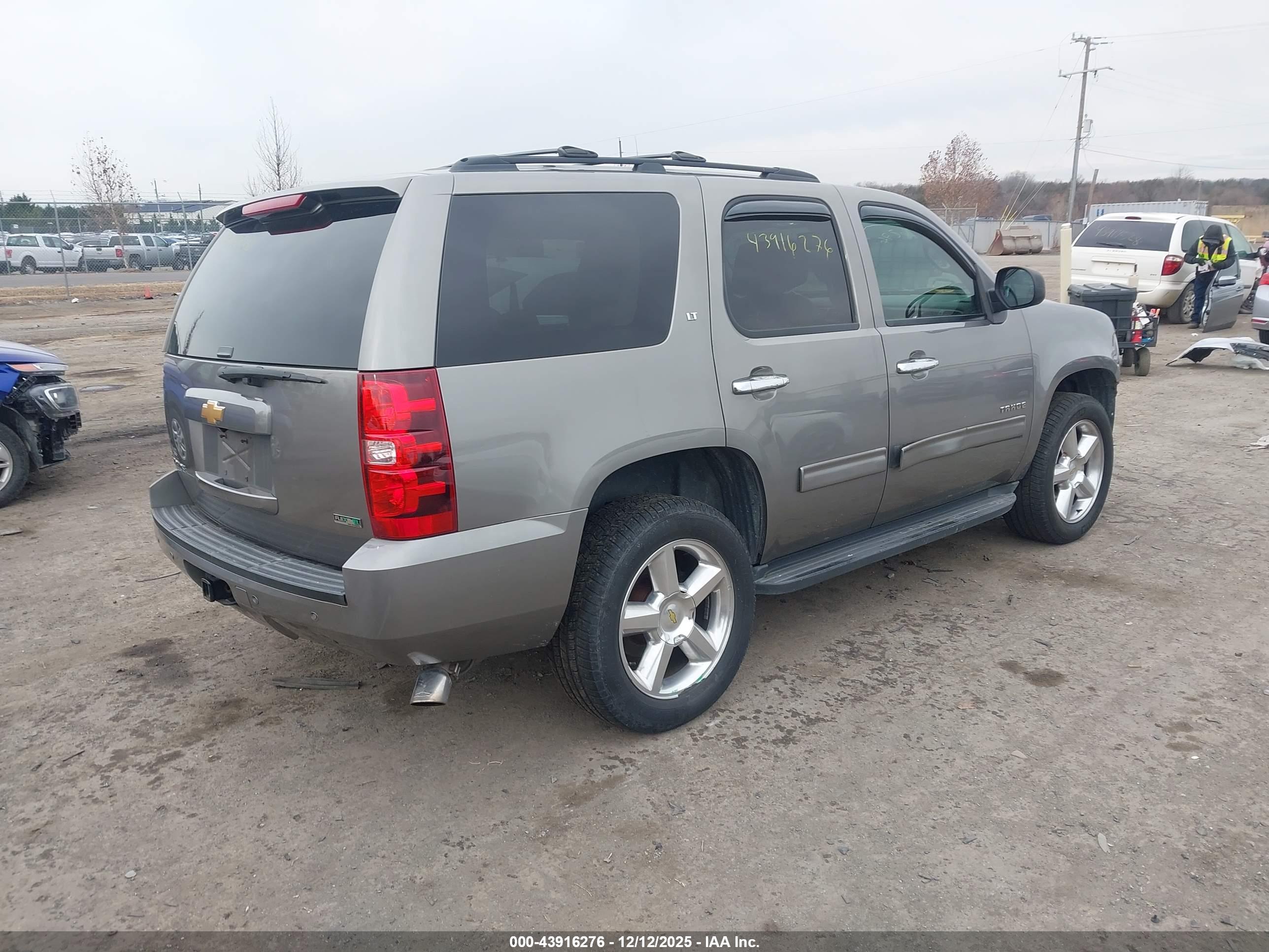 CHEVROLET TAHOE image 4