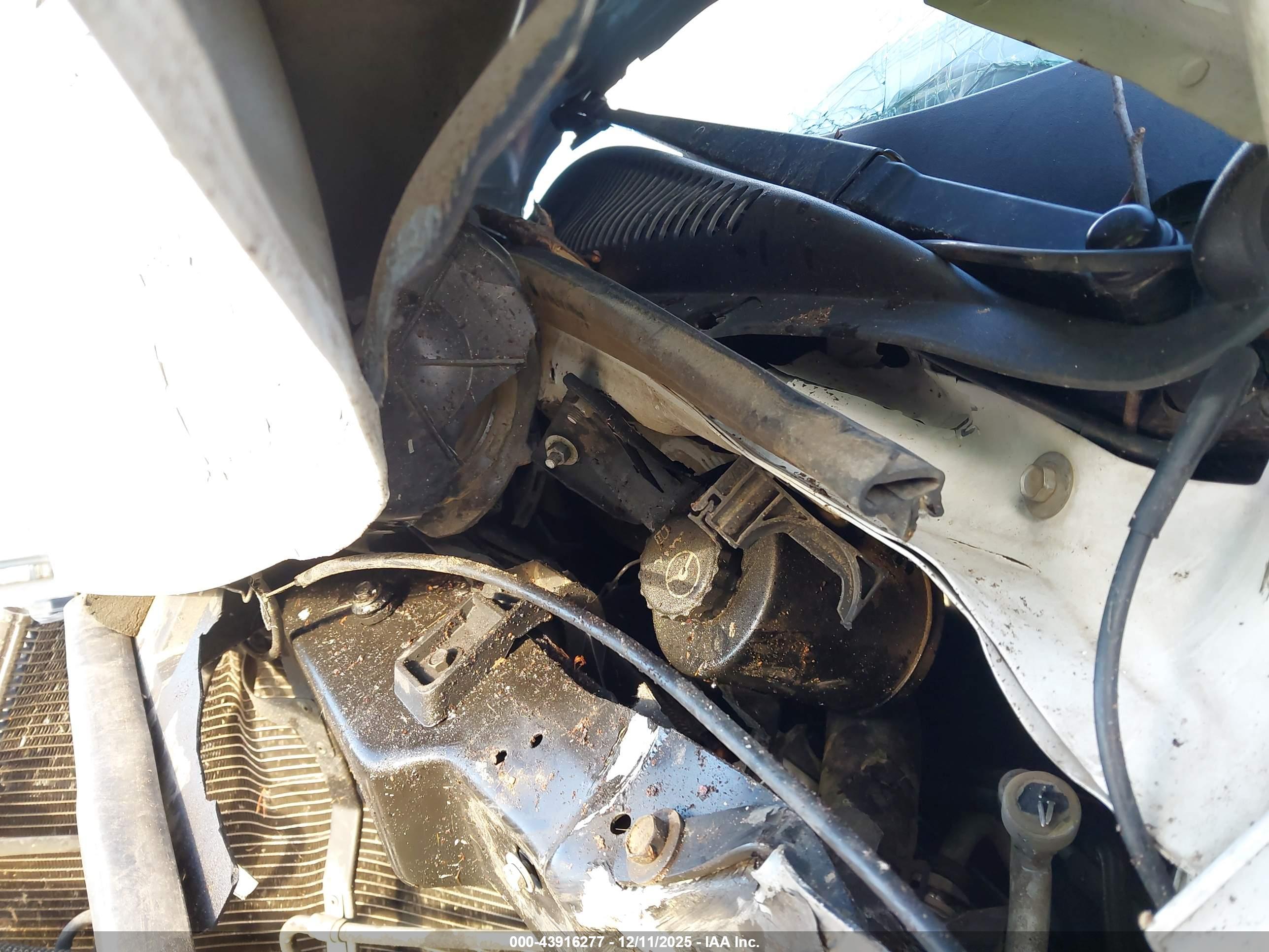 CHEVROLET EXPRESS image 10