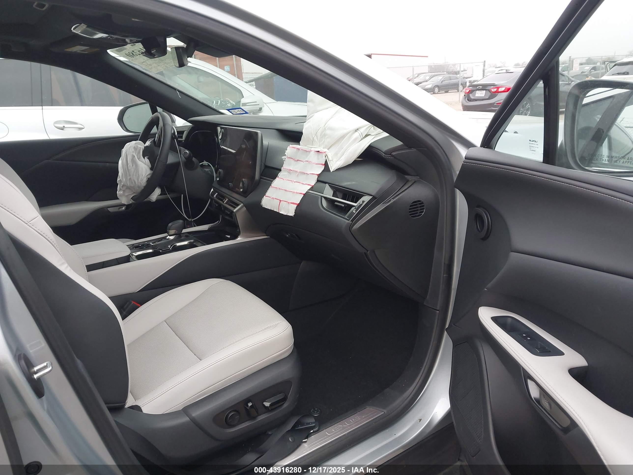 LEXUS RX image 5