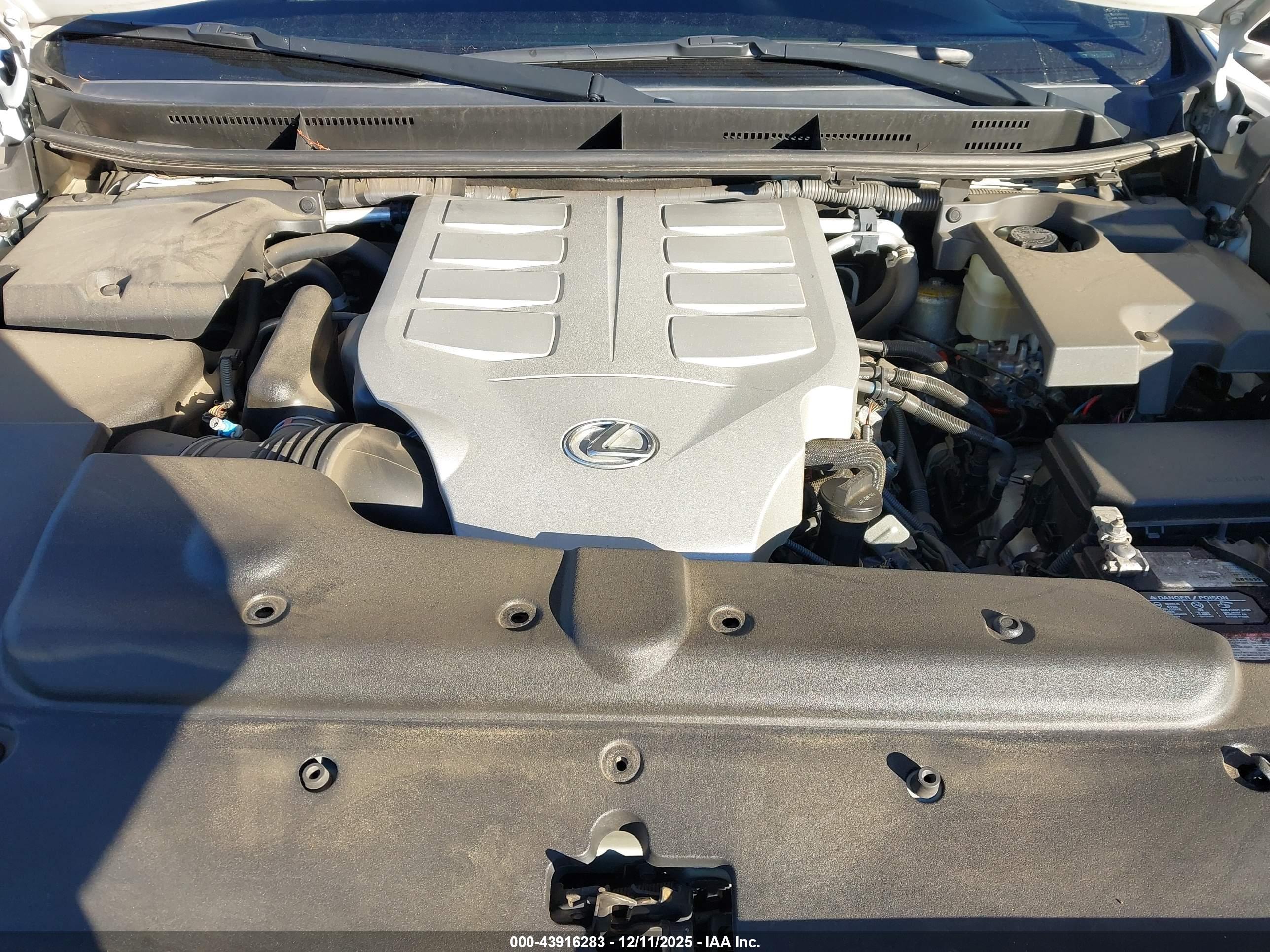LEXUS GX image 10