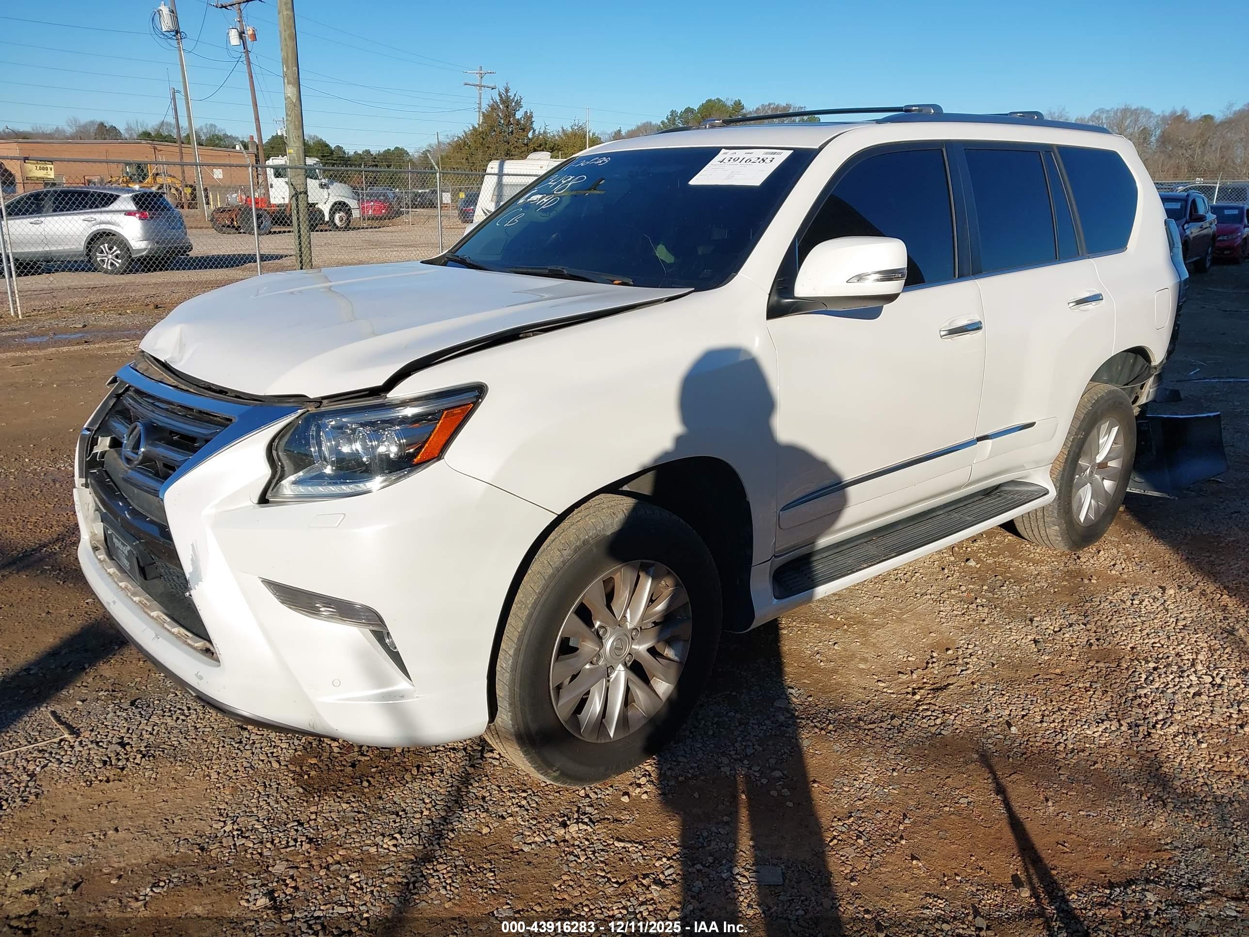 LEXUS GX image 2