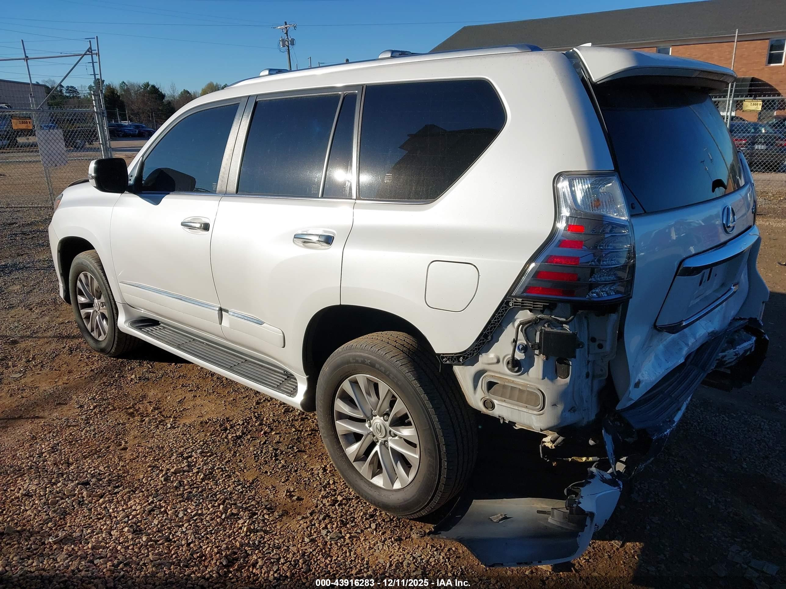 LEXUS GX image 3