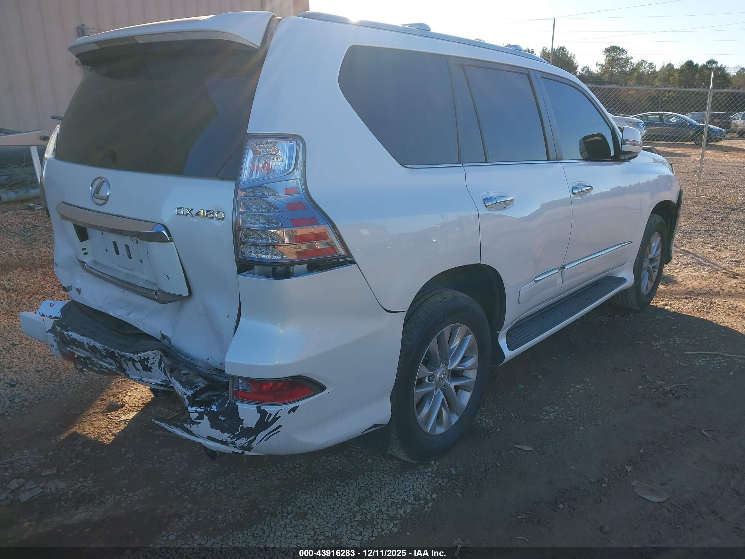 LEXUS GX image 4