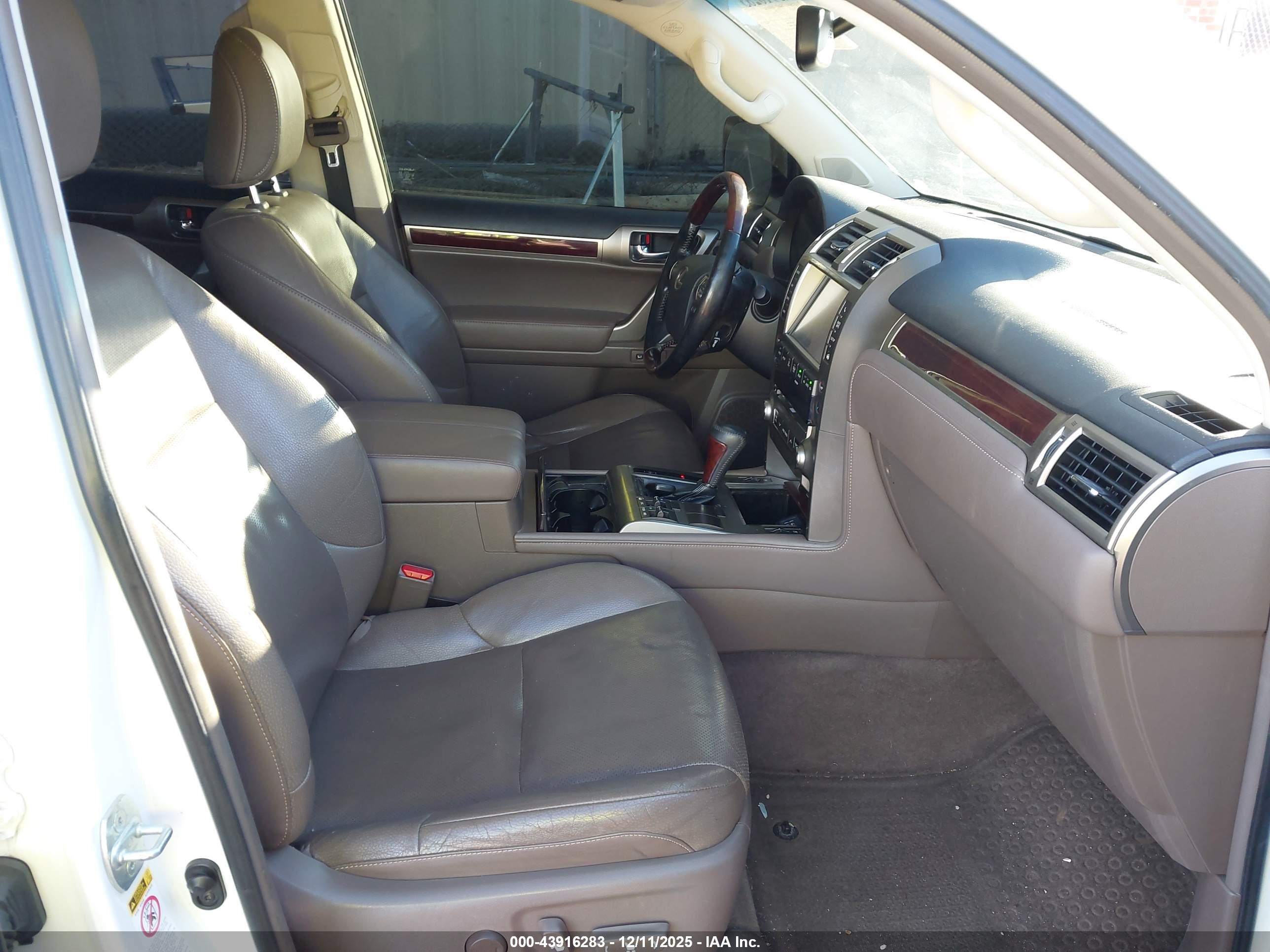 LEXUS GX image 5