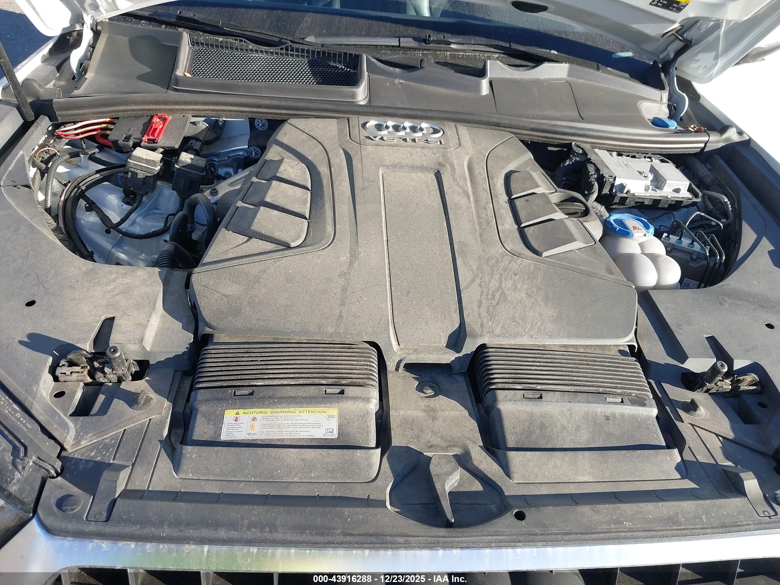 AUDI Q7 image 10