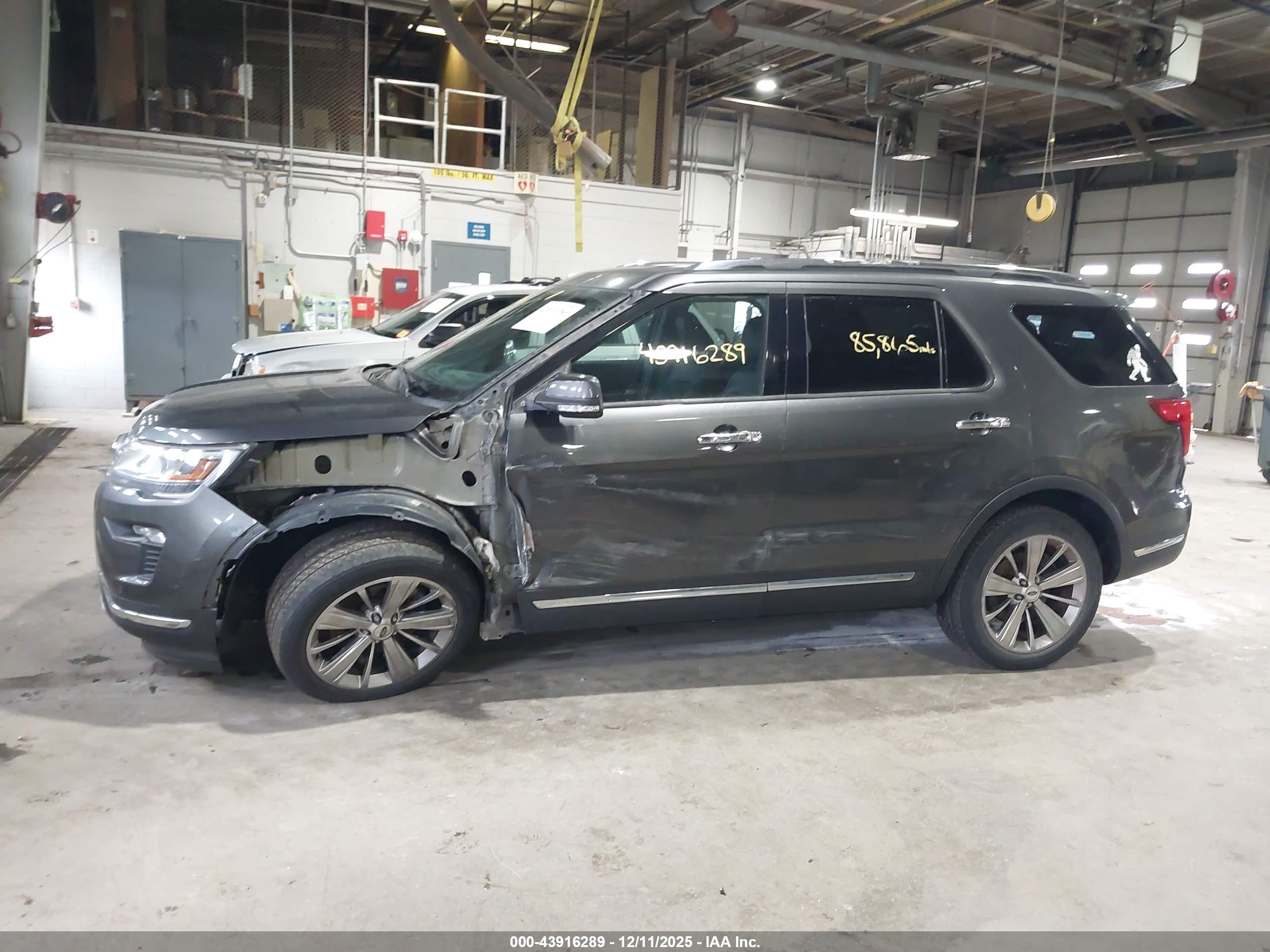 FORD EXPLORER image 6