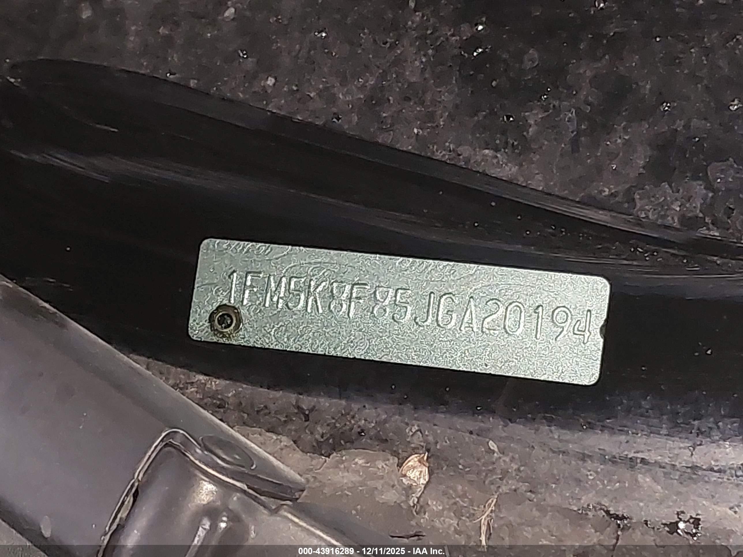 FORD EXPLORER image 9