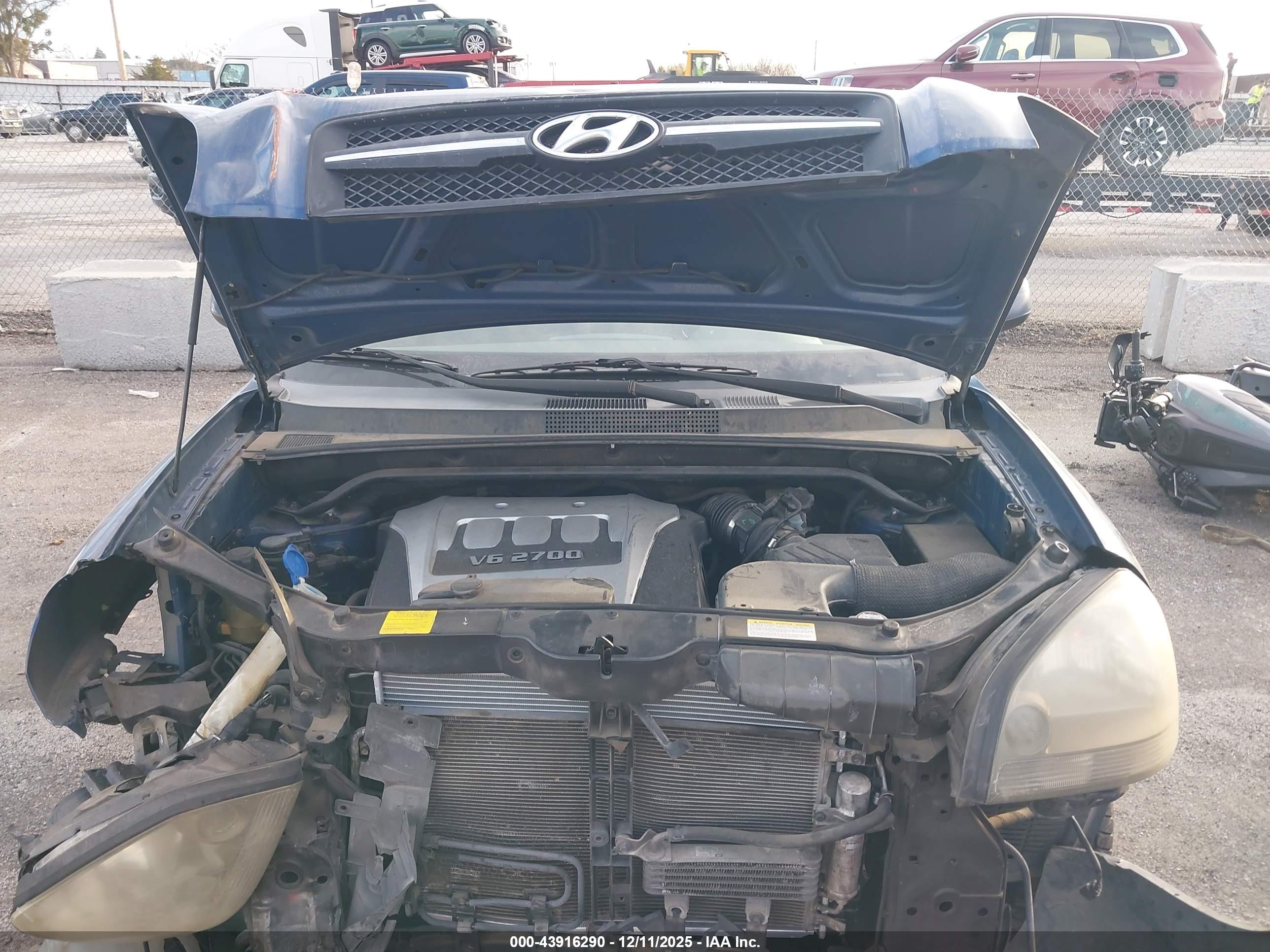 HYUNDAI TUCSON image 10