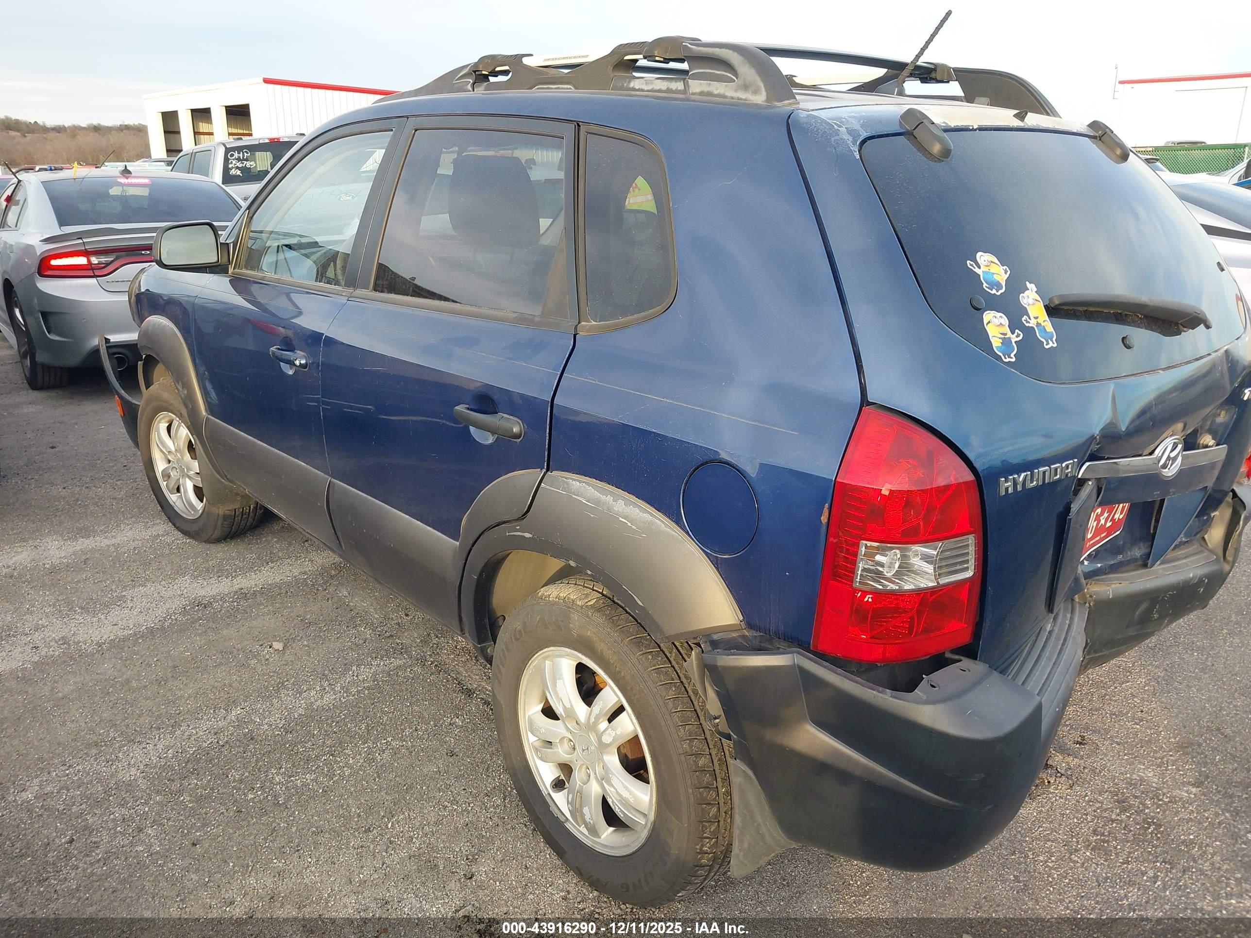 HYUNDAI TUCSON image 3