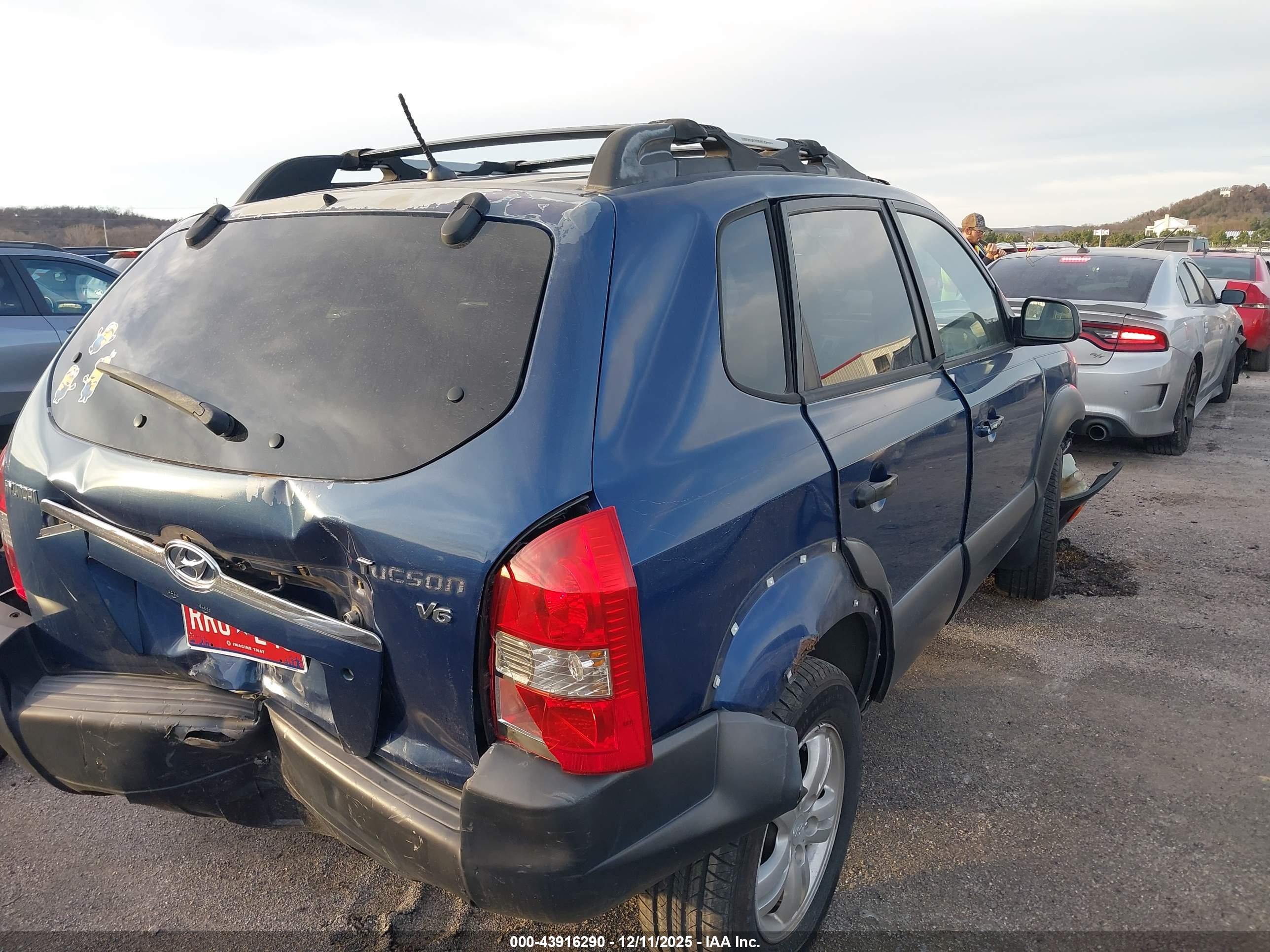HYUNDAI TUCSON image 4