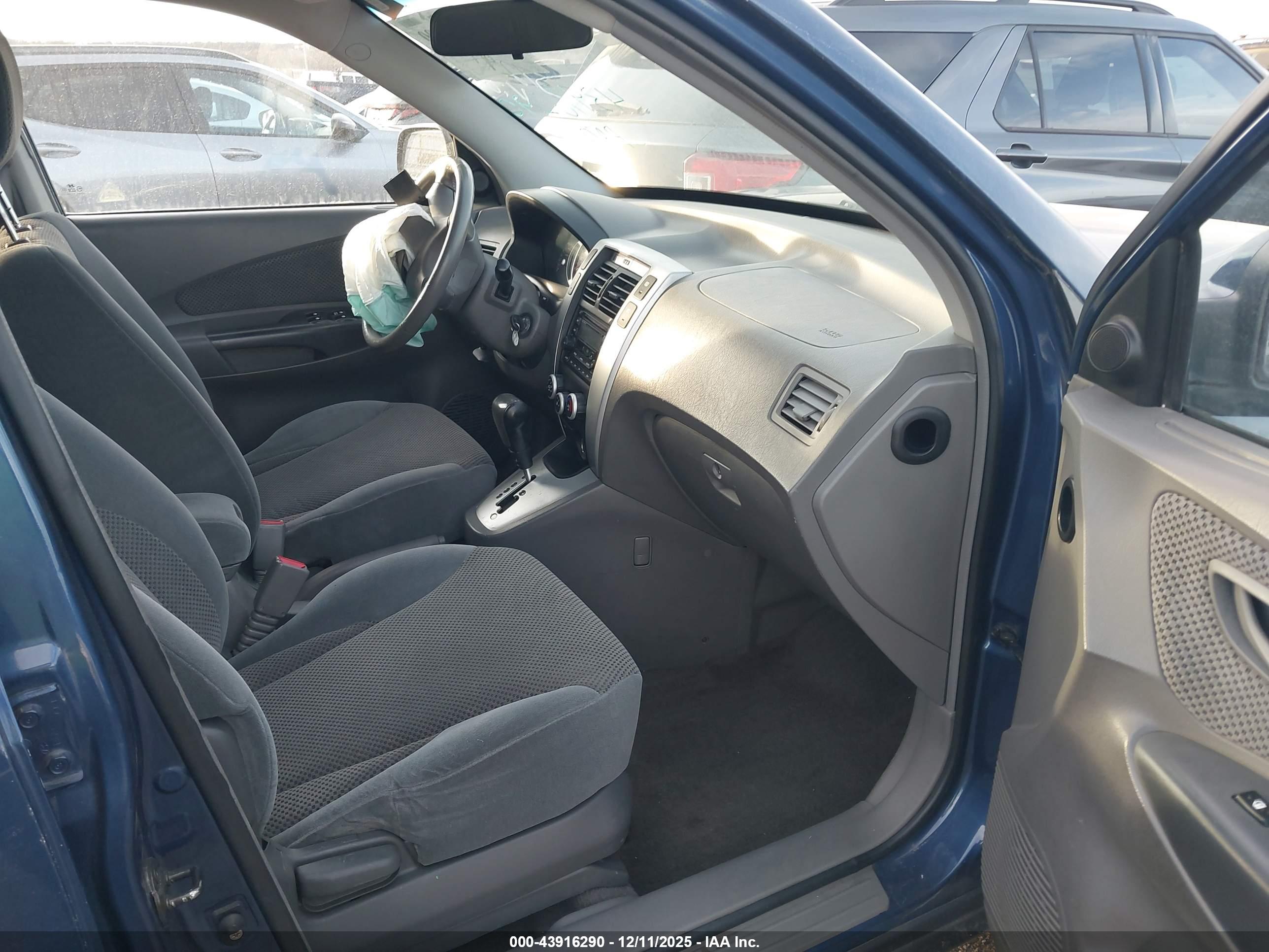 HYUNDAI TUCSON image 5