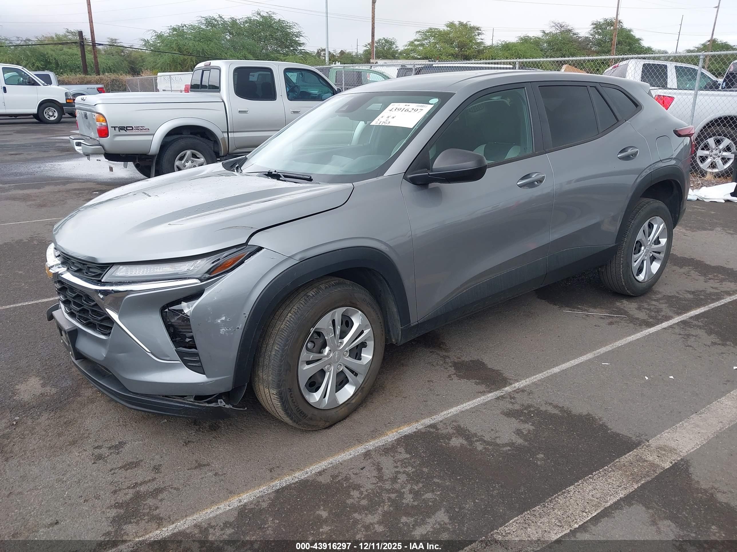 CHEVROLET TRAX image 2