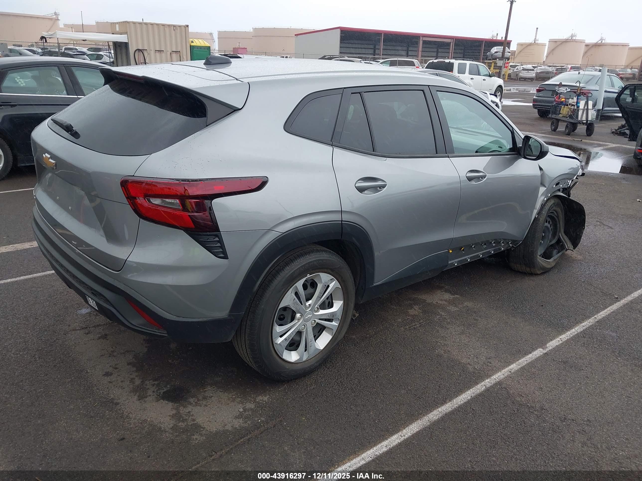 CHEVROLET TRAX image 4
