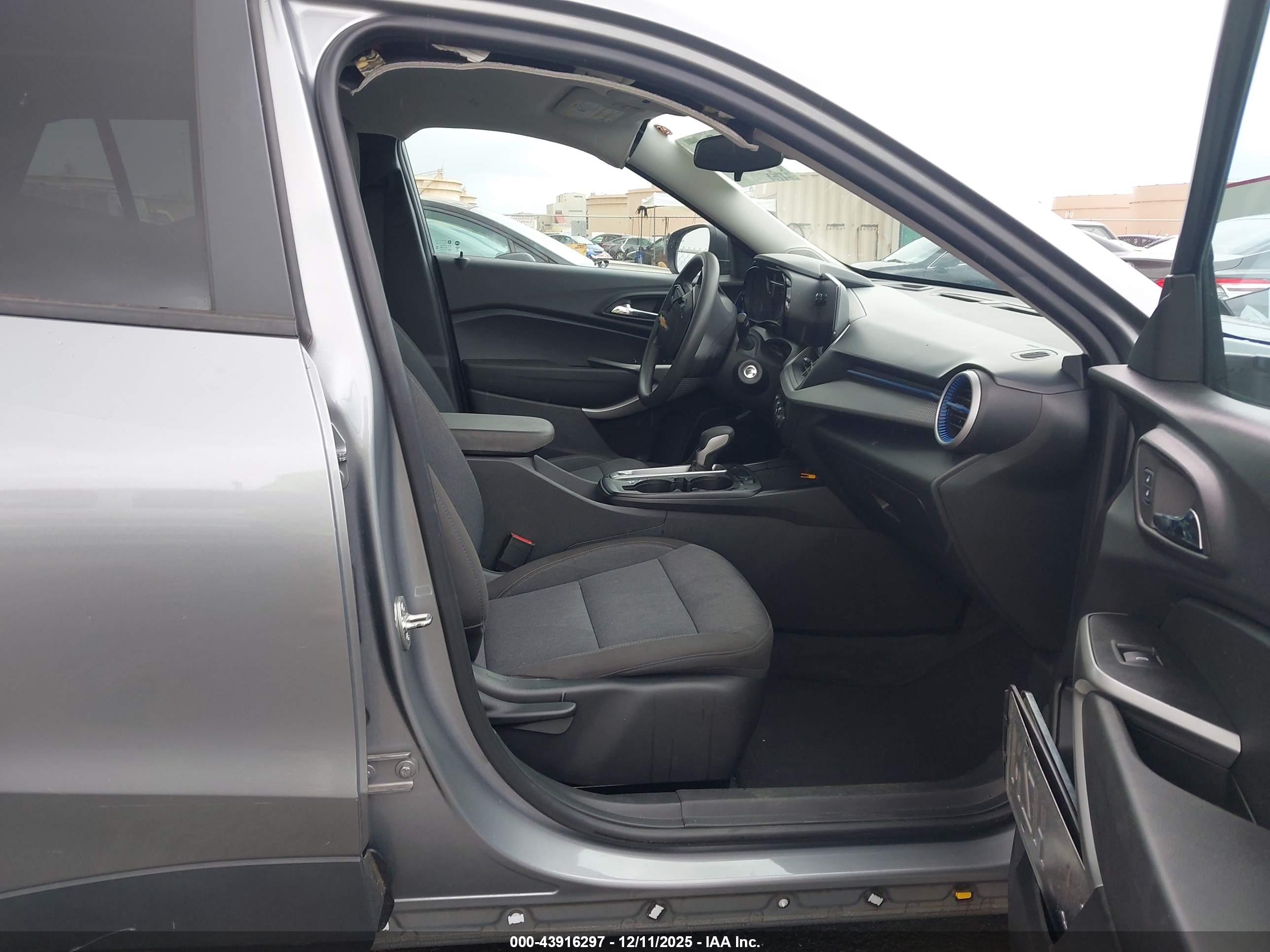 CHEVROLET TRAX image 5