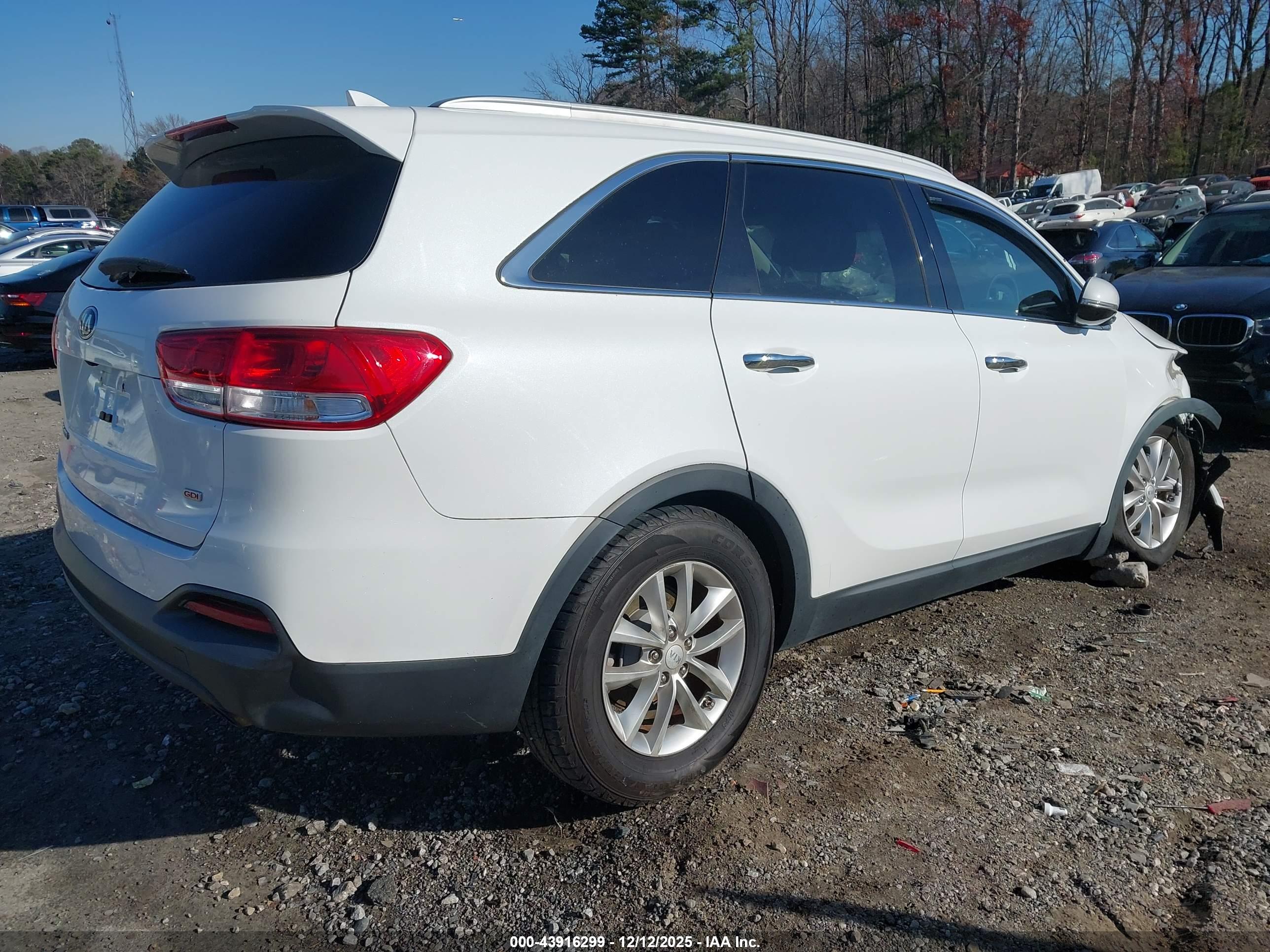 KIA SORENTO image 4