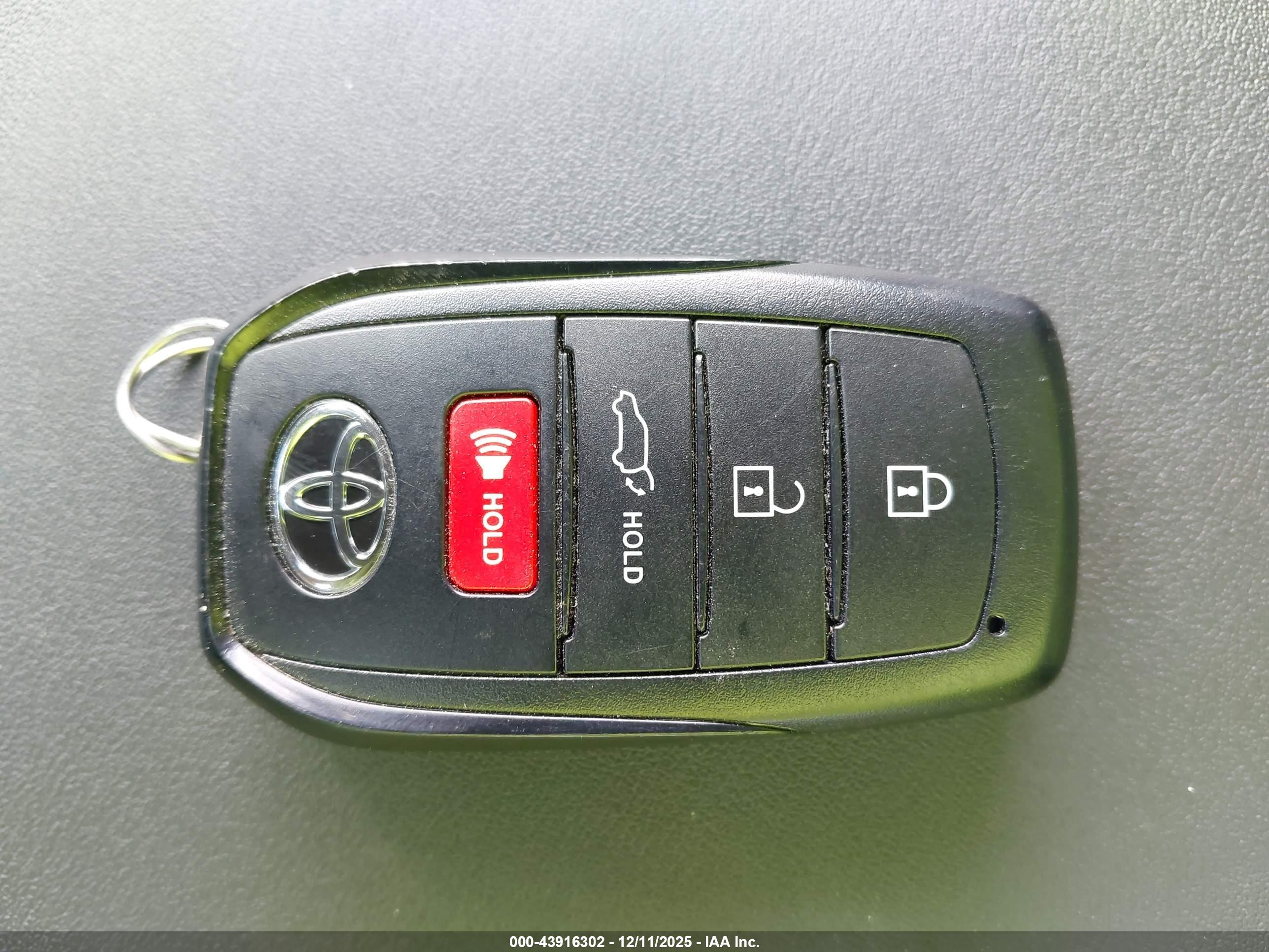 TOYOTA HIGHLANDER image 11