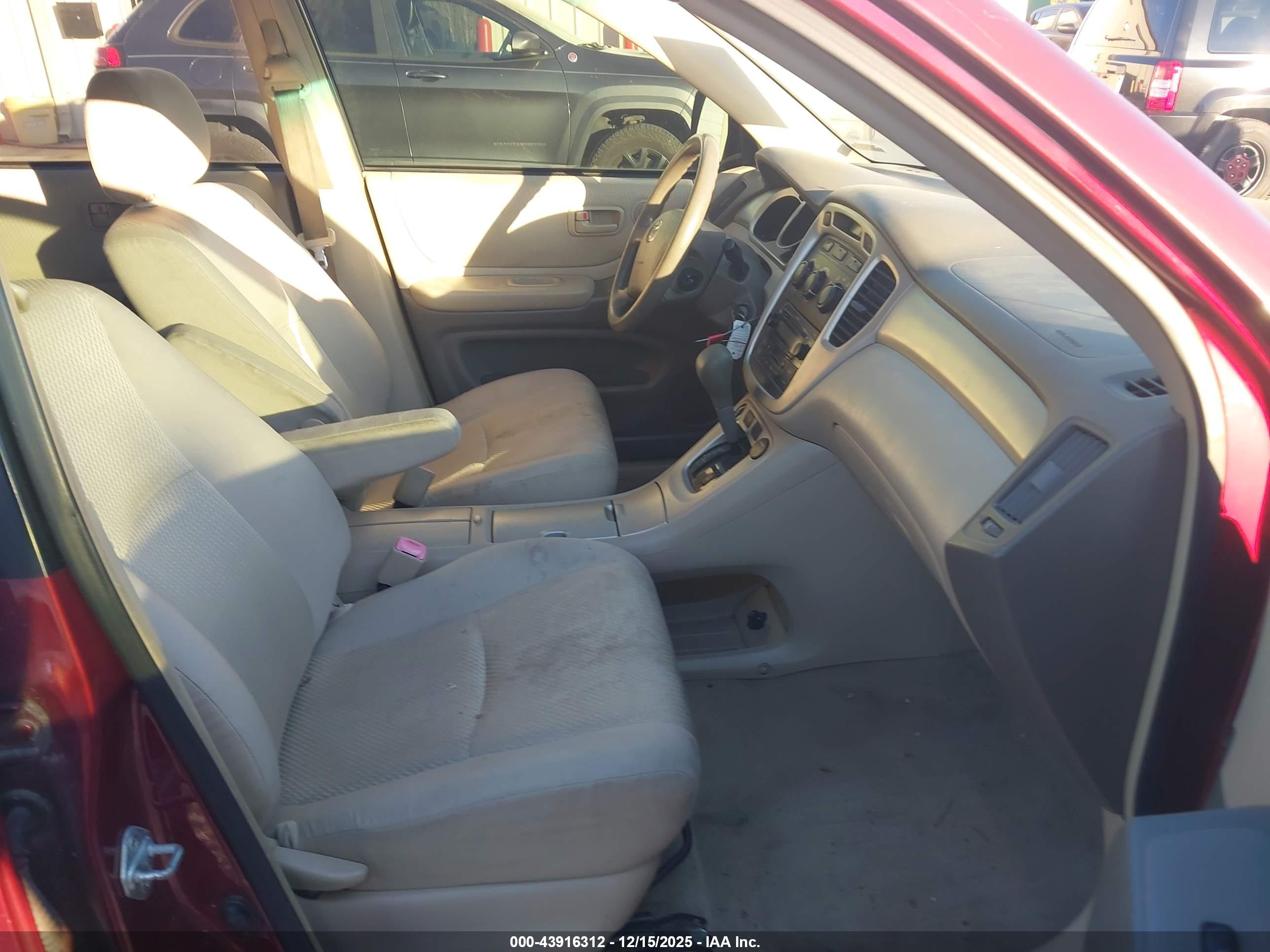 TOYOTA HIGHLANDER image 5