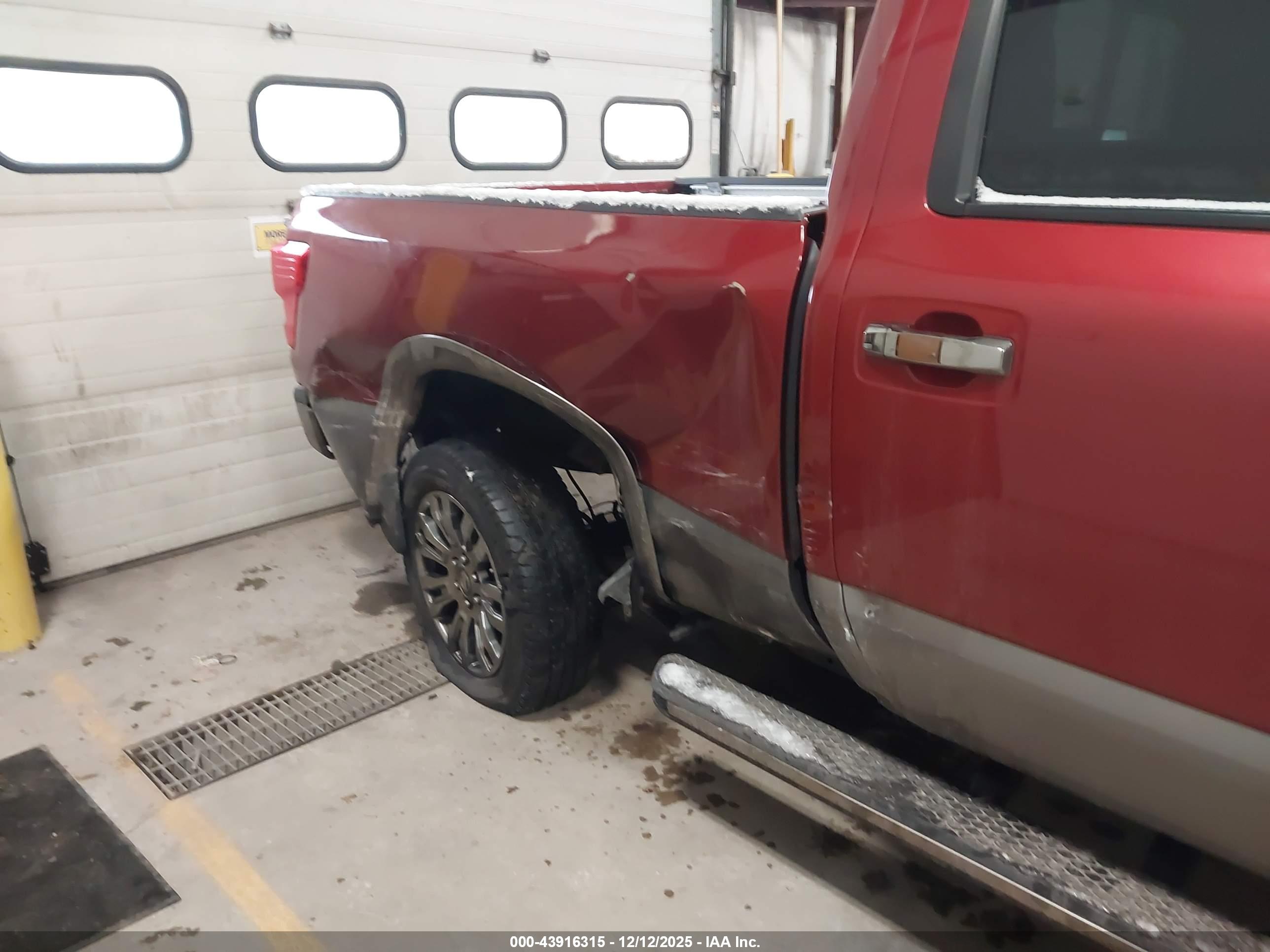 NISSAN TITAN image 6