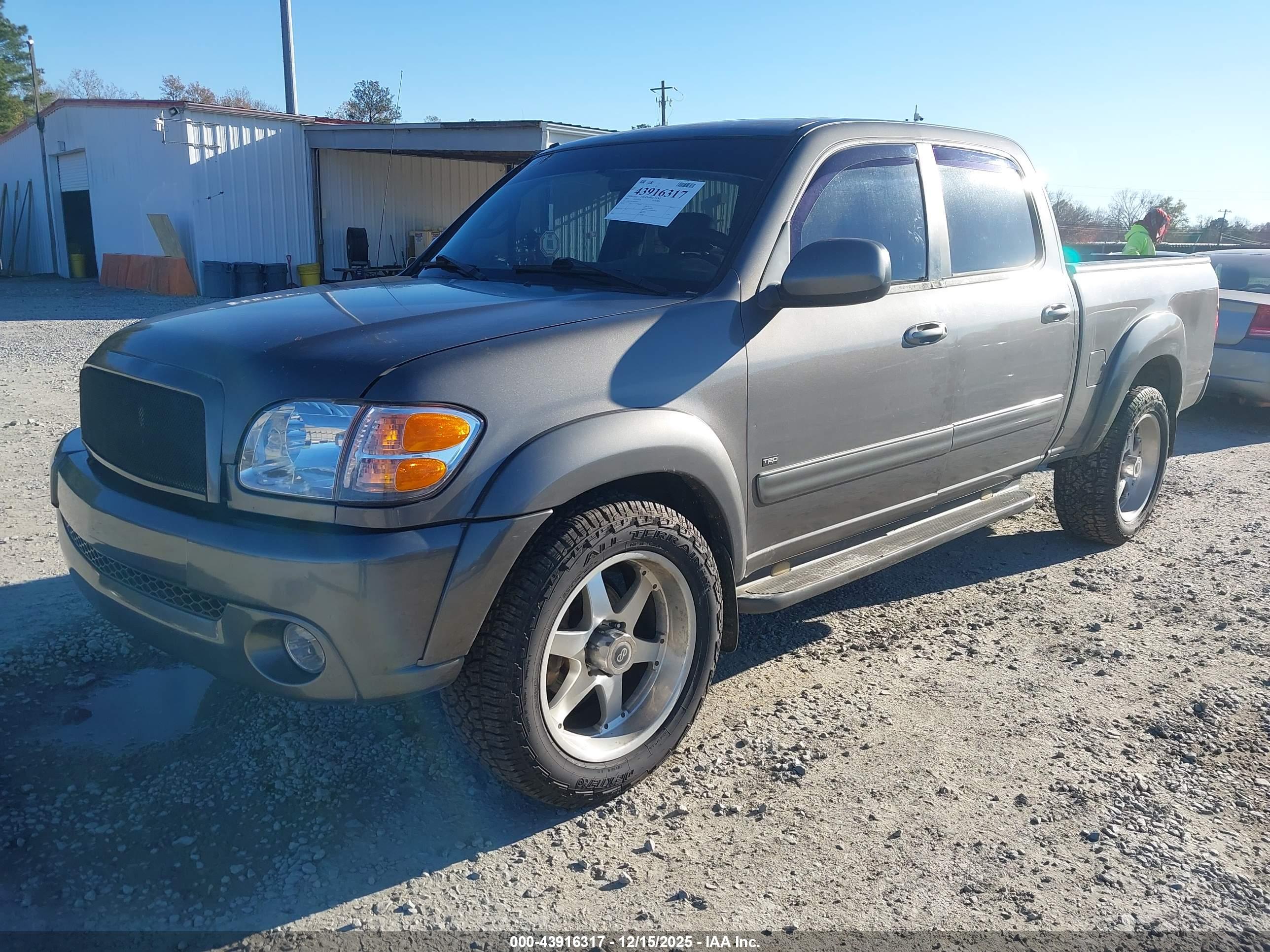 TOYOTA TUNDRA image 2