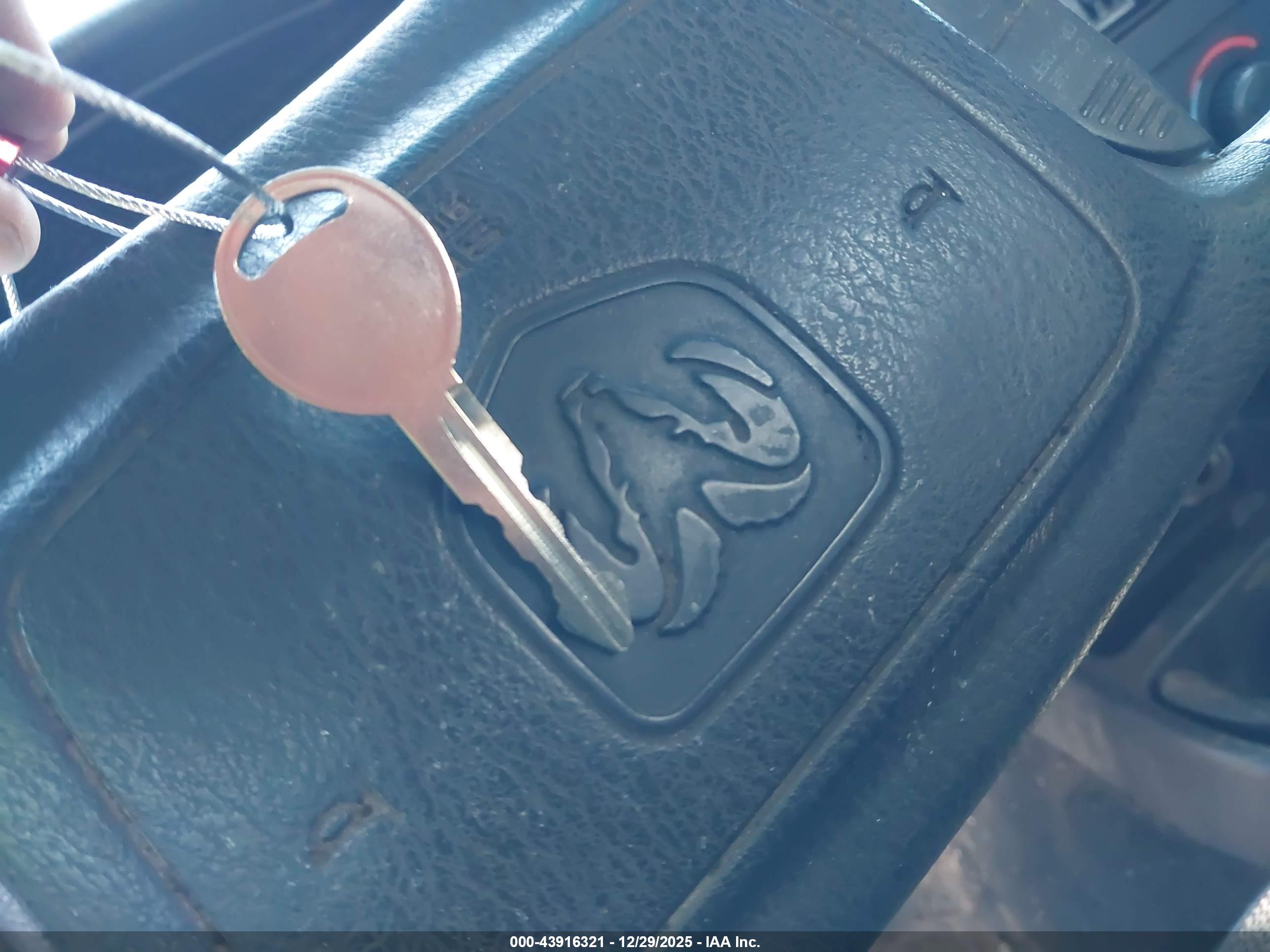 DODGE DAKOTA image 11
