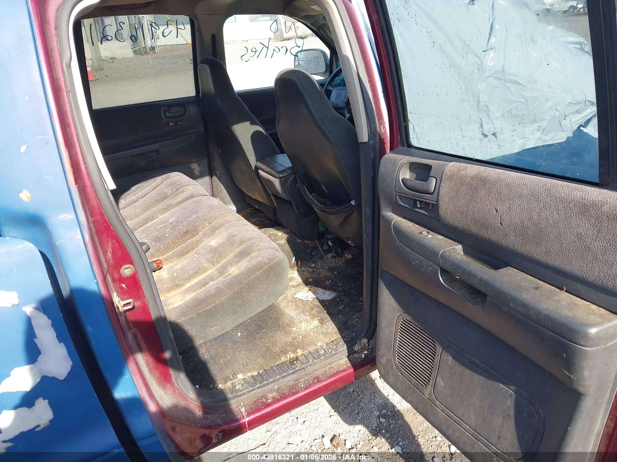 DODGE DAKOTA image 8