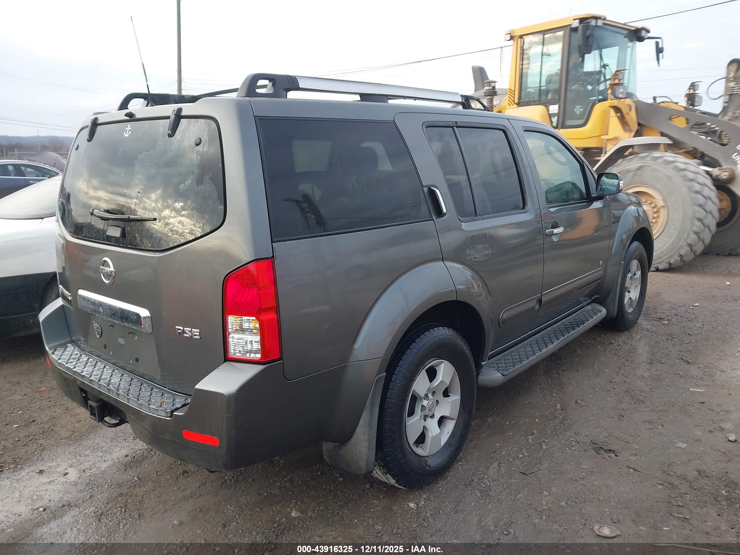 NISSAN PATHFINDER image 4