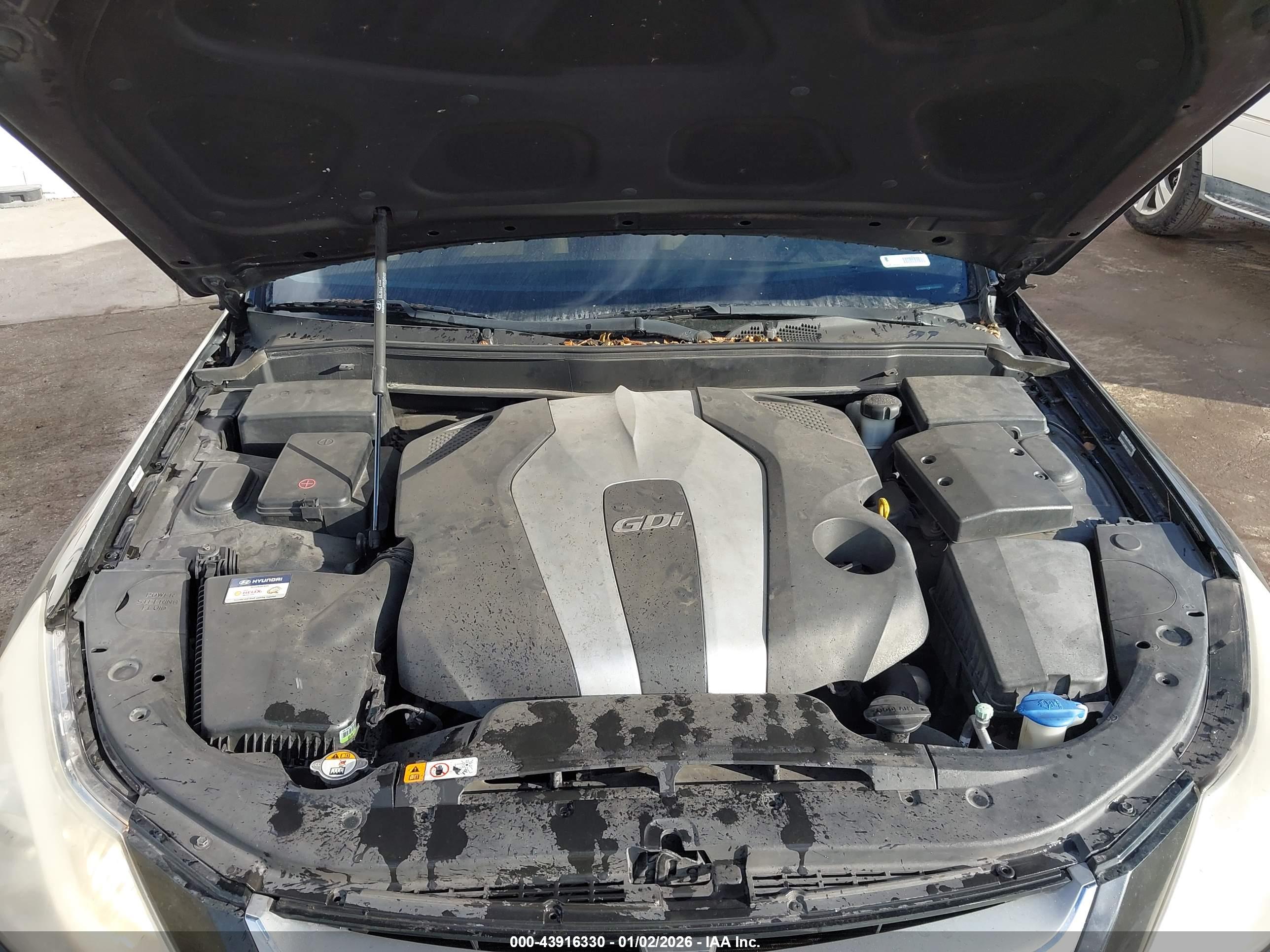 HYUNDAI GENESIS image 10