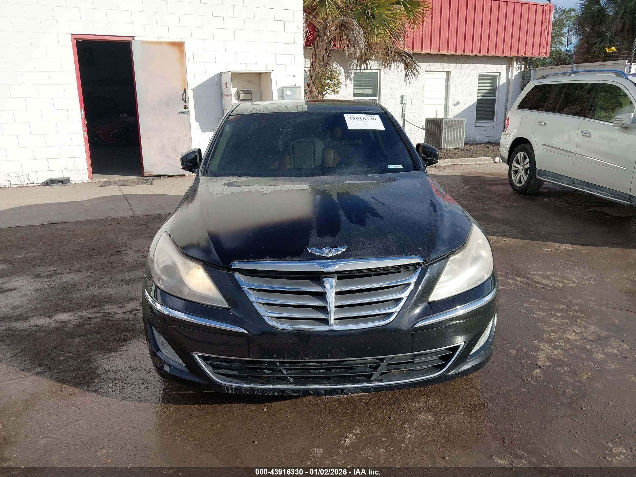 HYUNDAI GENESIS image 6