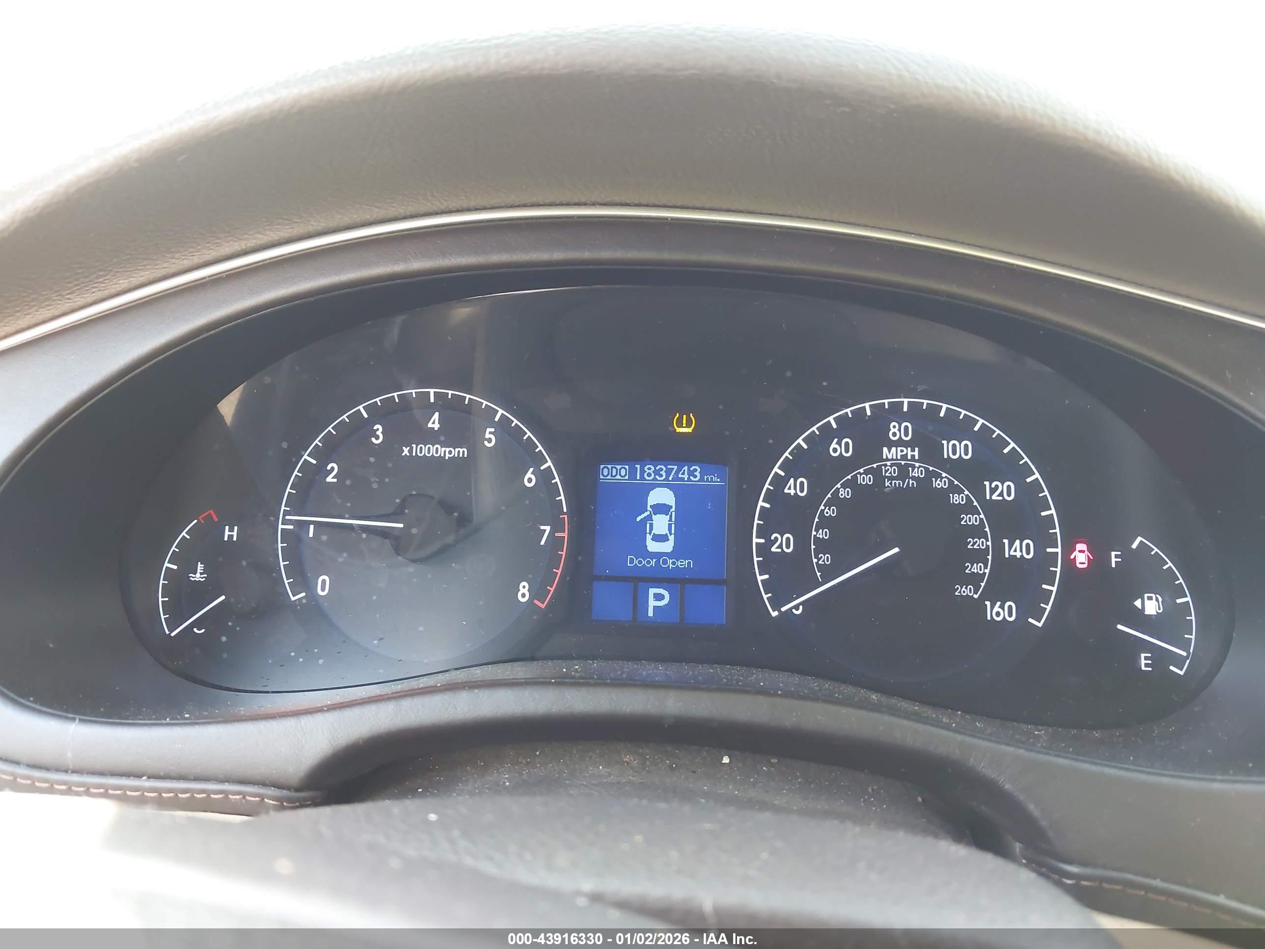HYUNDAI GENESIS image 7