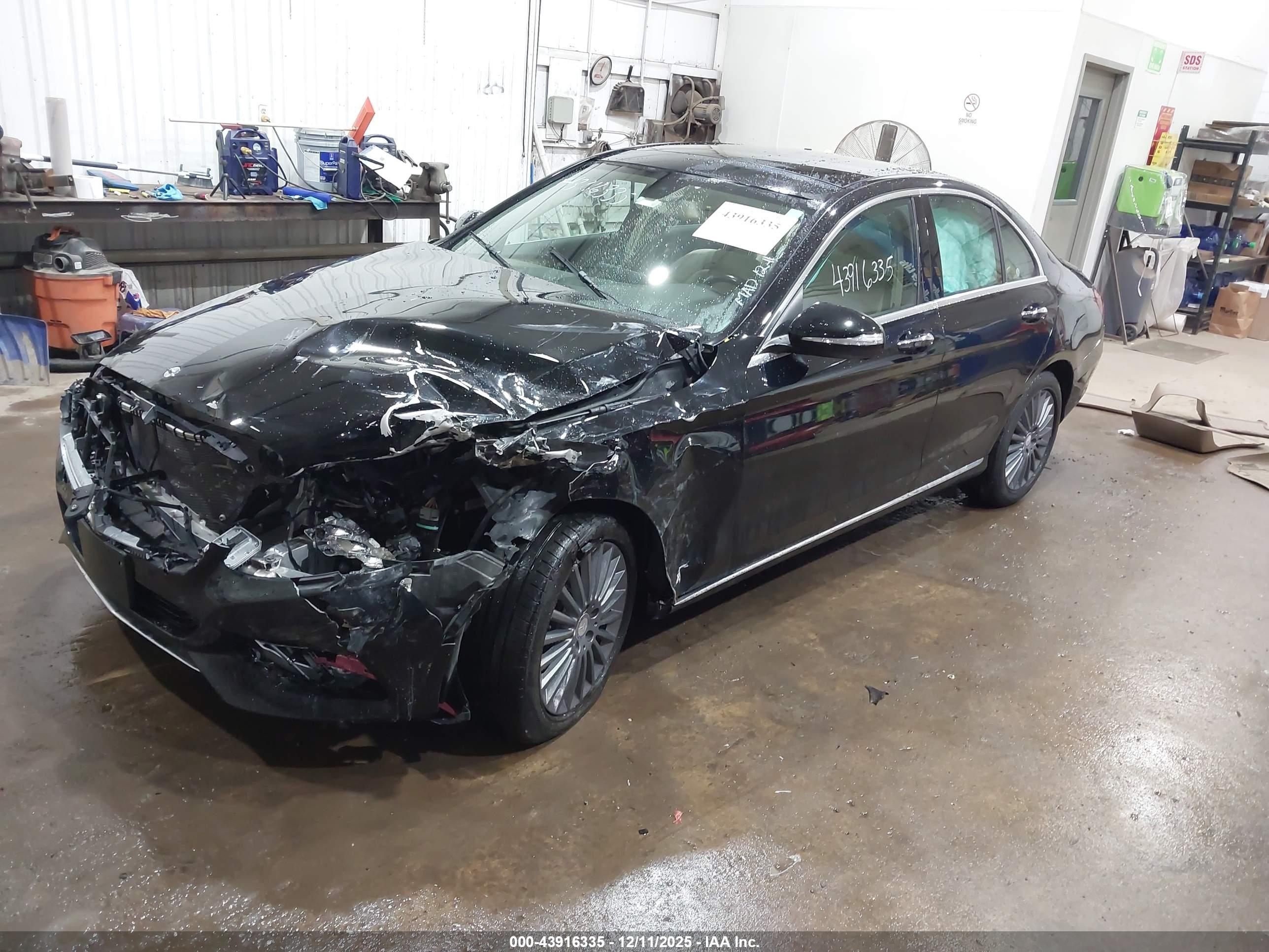 MERCEDES-BENZ C image 2