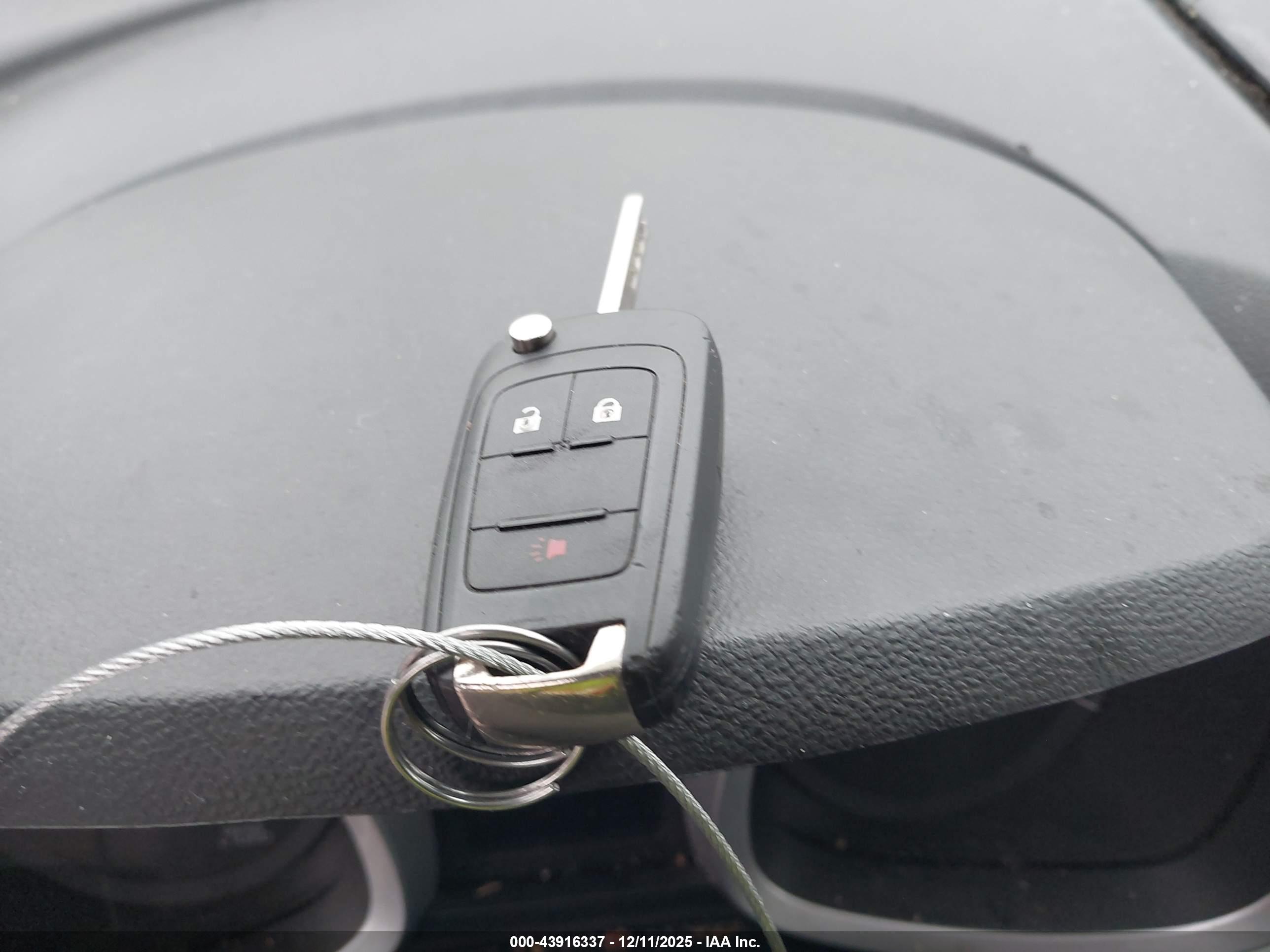 CHEVROLET EQUINOX image 11
