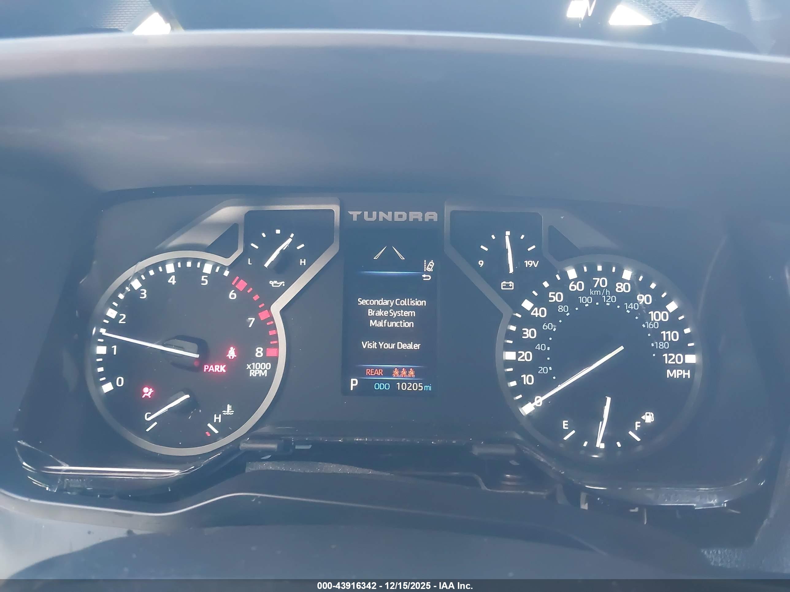 TOYOTA TUNDRA image 7